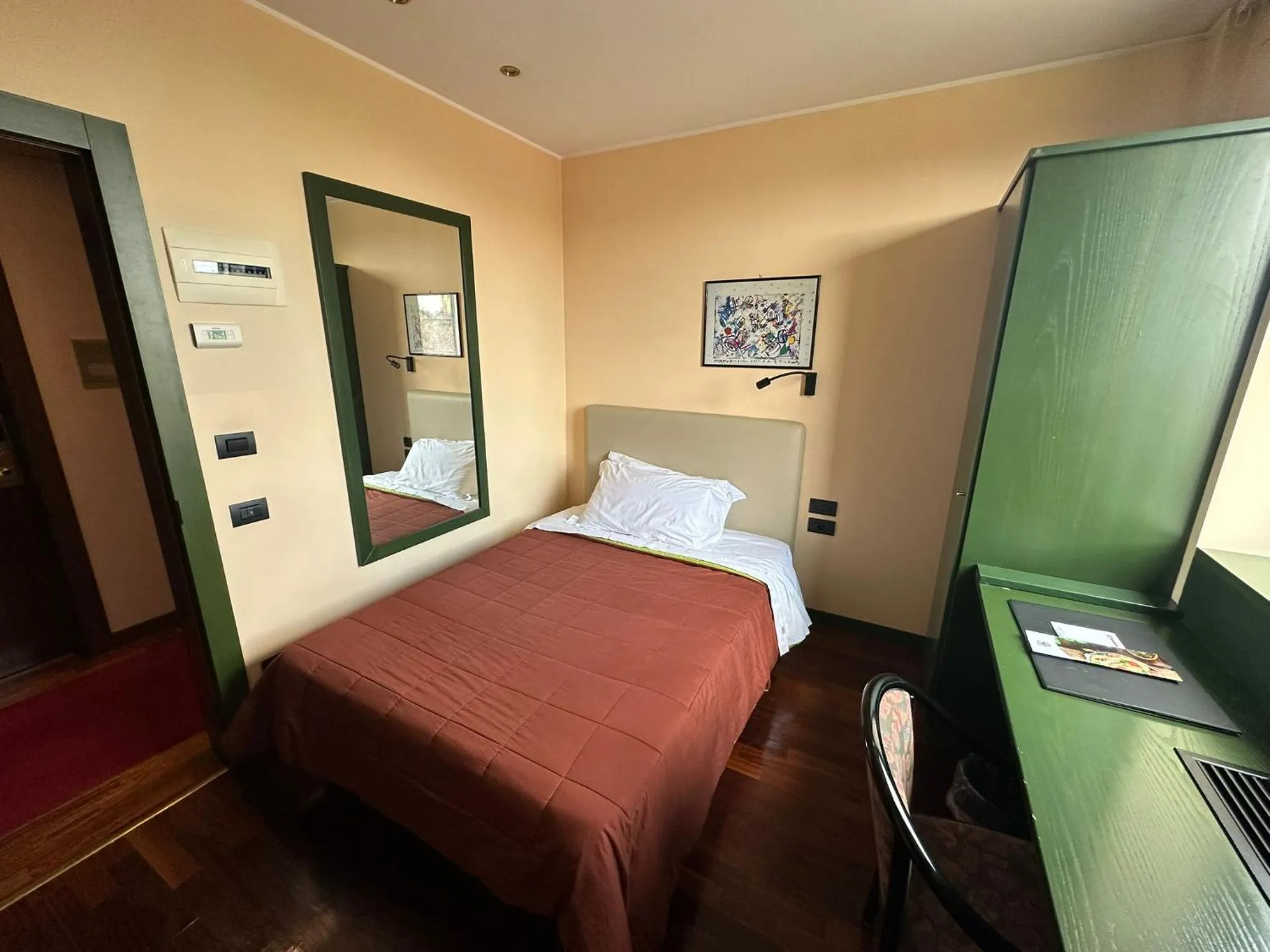 Photo of the whole room, Bed in Hotel Del Riale