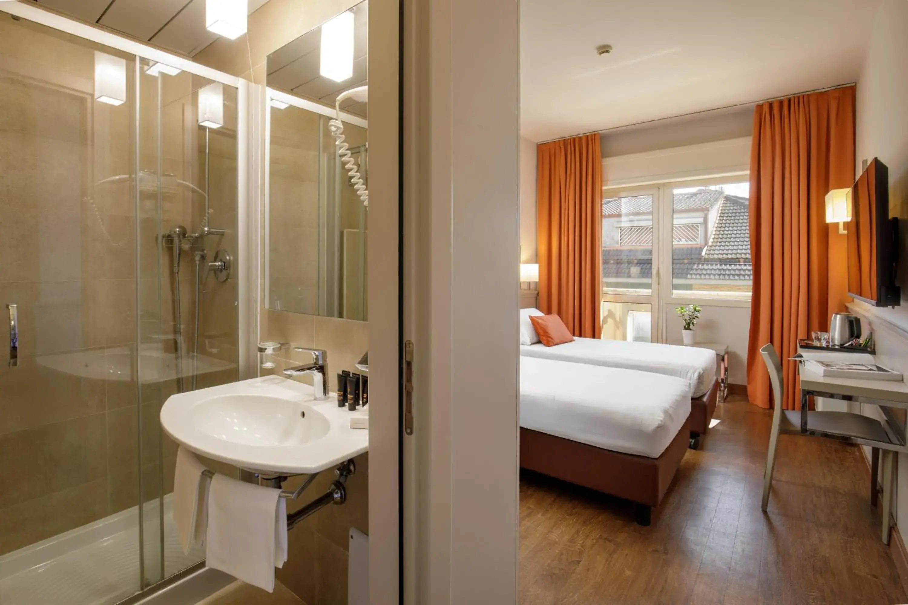 Bathroom, Bed in Grand Hotel Fleming by OMNIA hotels Bathroom, Bed in Grand Hotel Fleming by OMNIA hotels