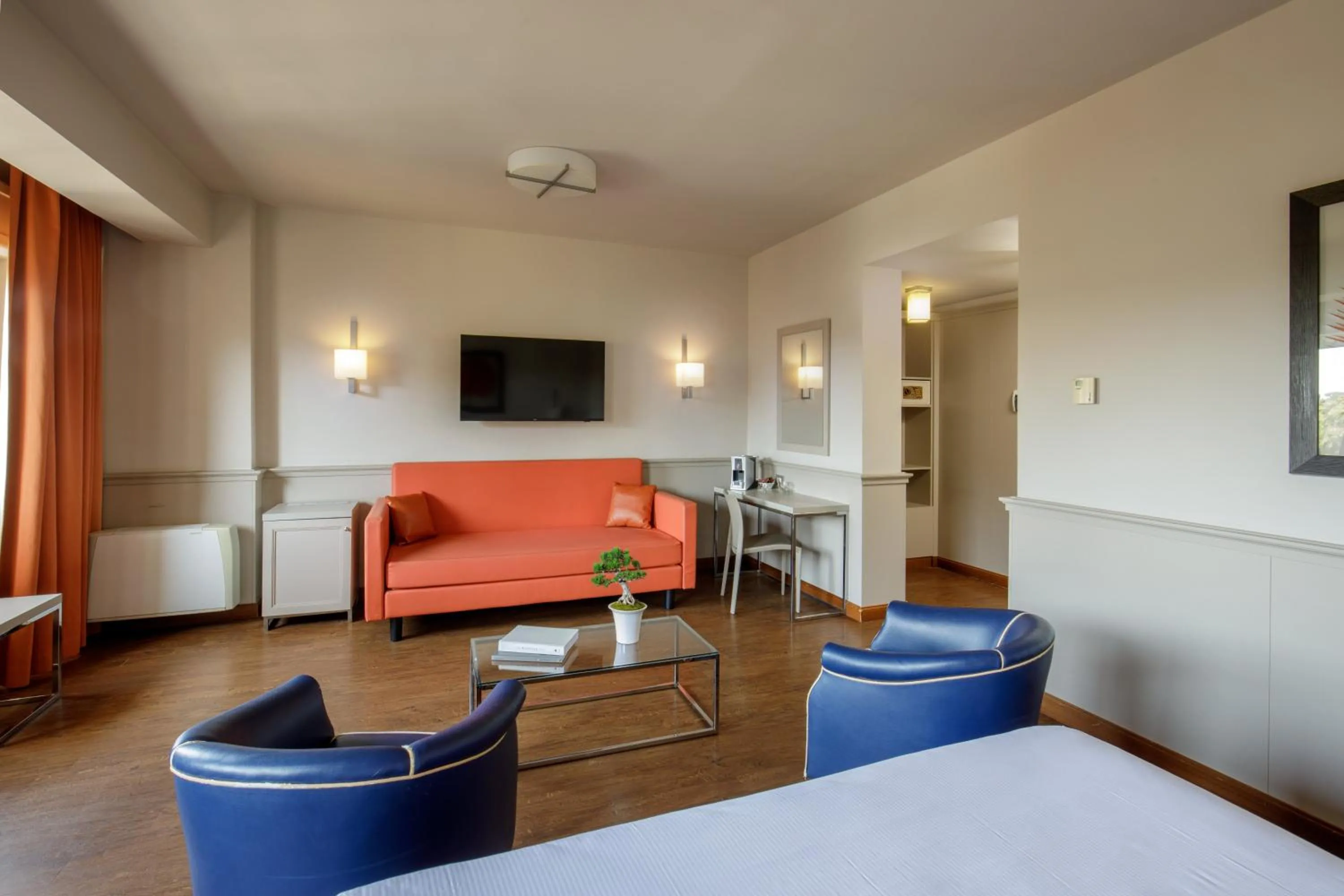 Photo of the whole room, Bed in Grand Hotel Fleming by OMNIA hotels