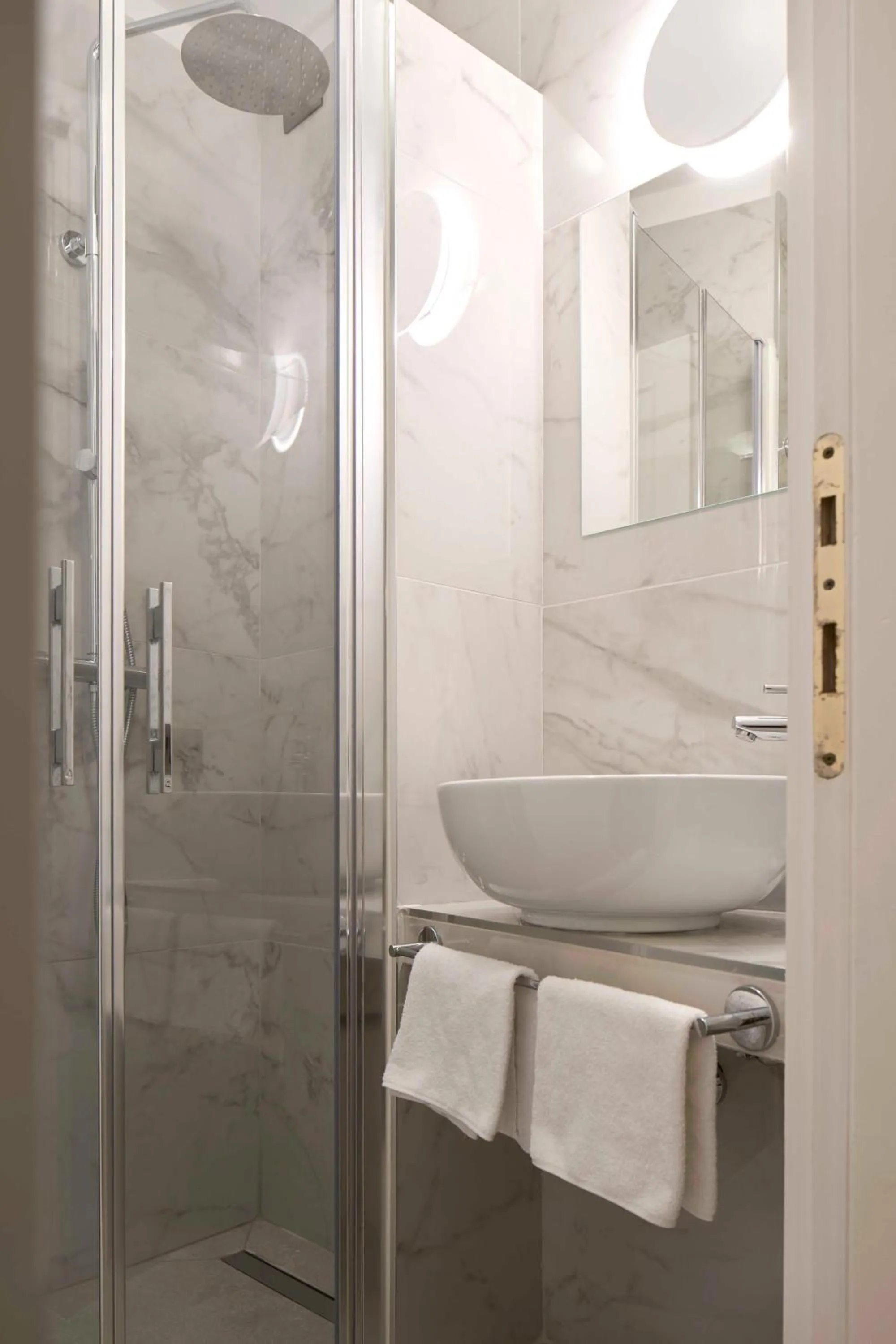 Shower in Hotel Do Pozzi