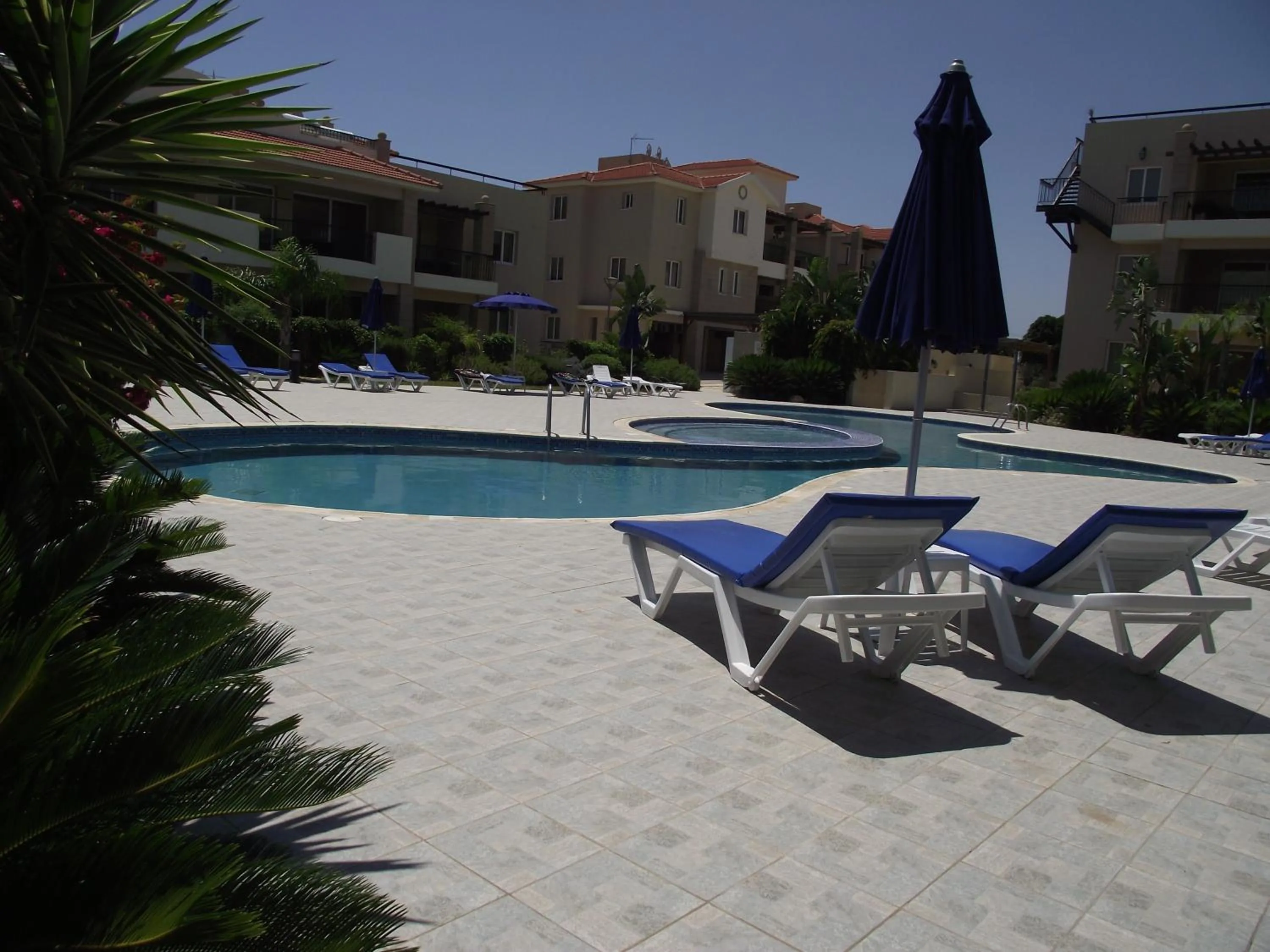 Swimming pool in Pyla Gardens D5