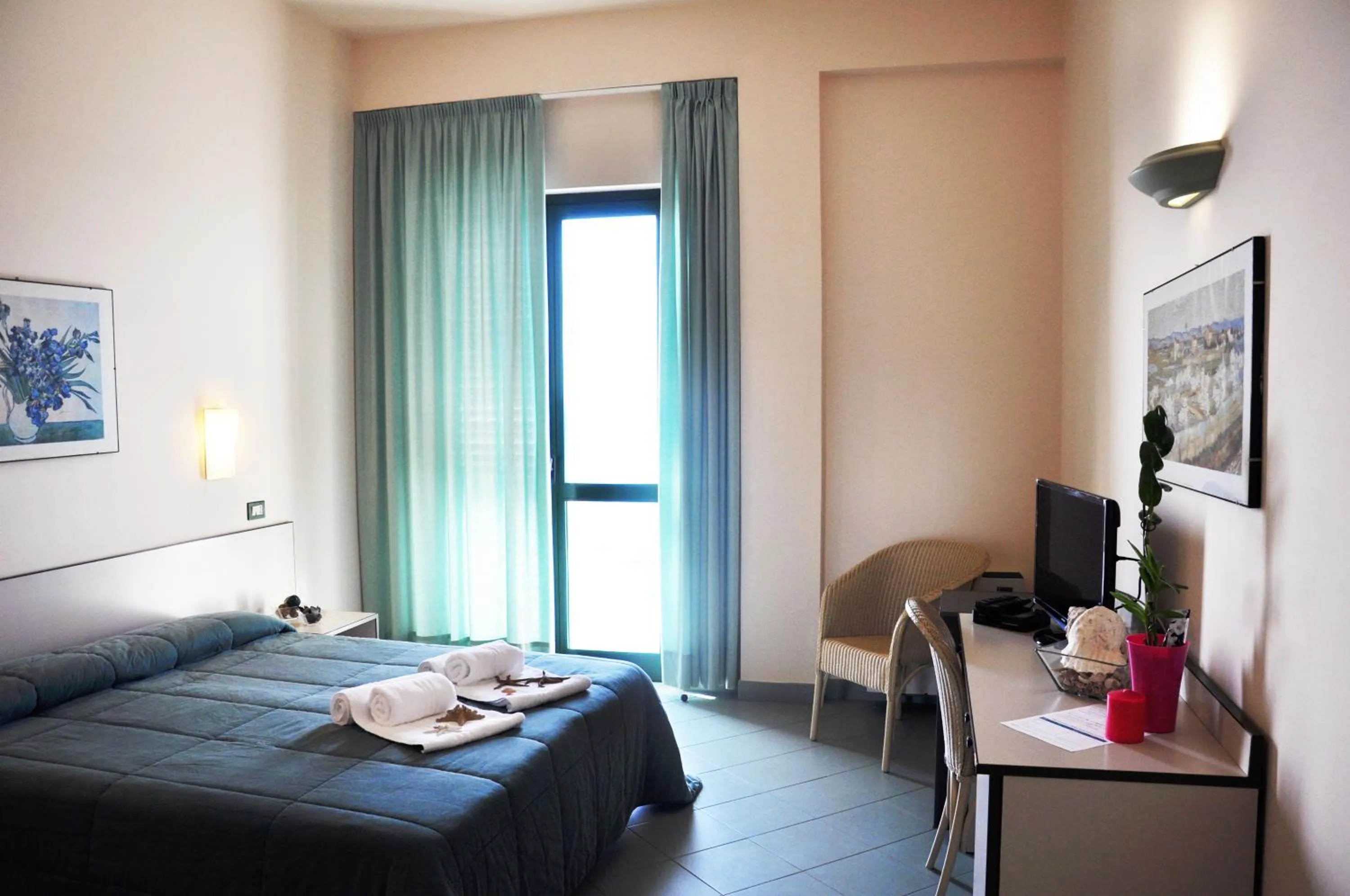 Shower, Bed in L'Approdo di Angelino