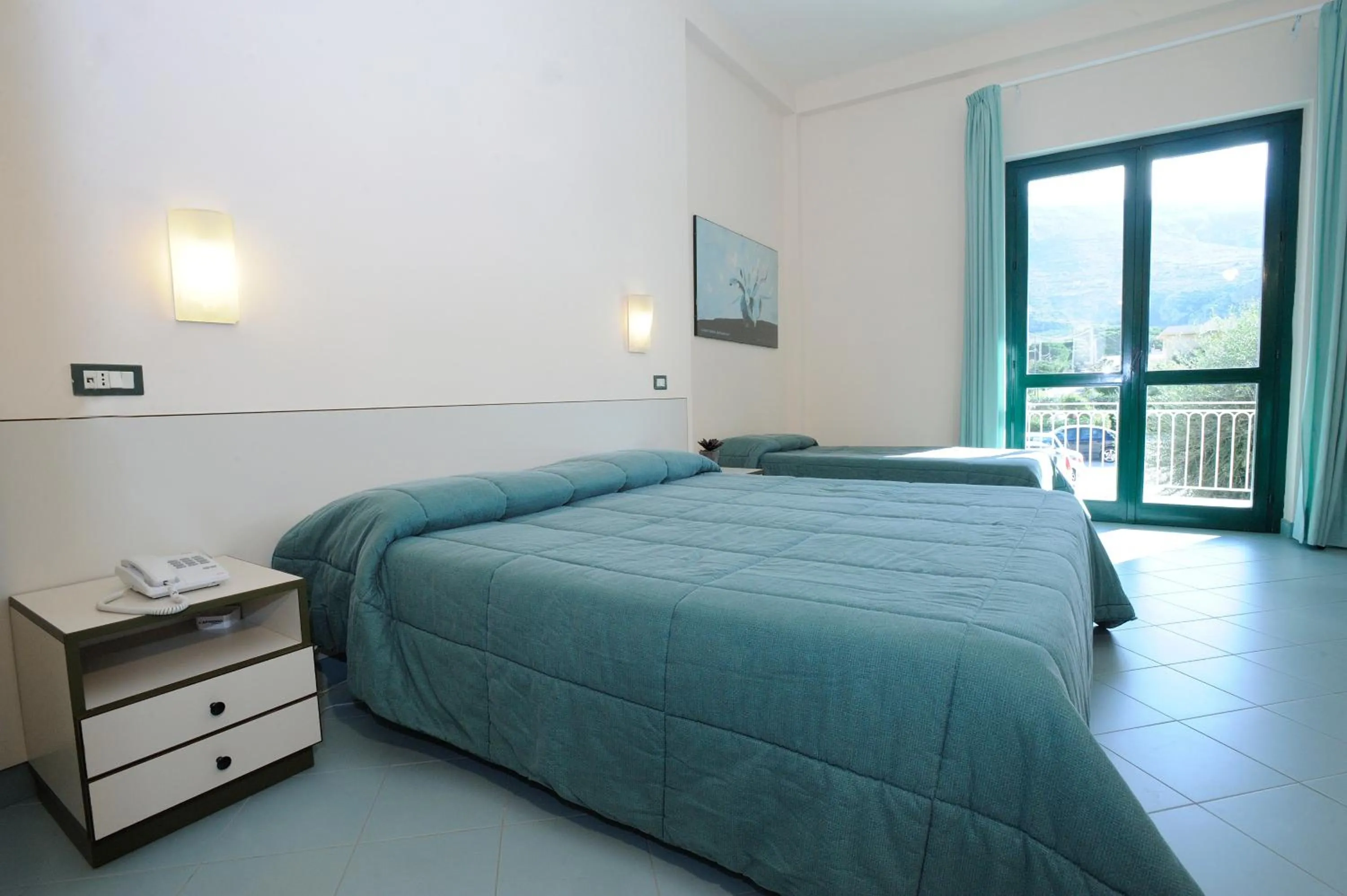 Shower, Bed in L'Approdo di Angelino