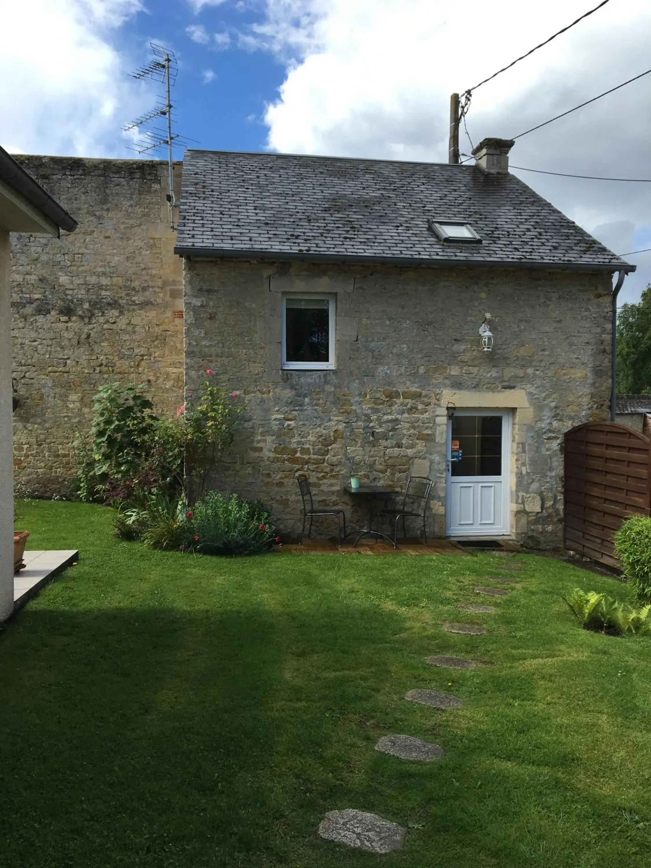 La Pomme de nuit La Pomme de nuit