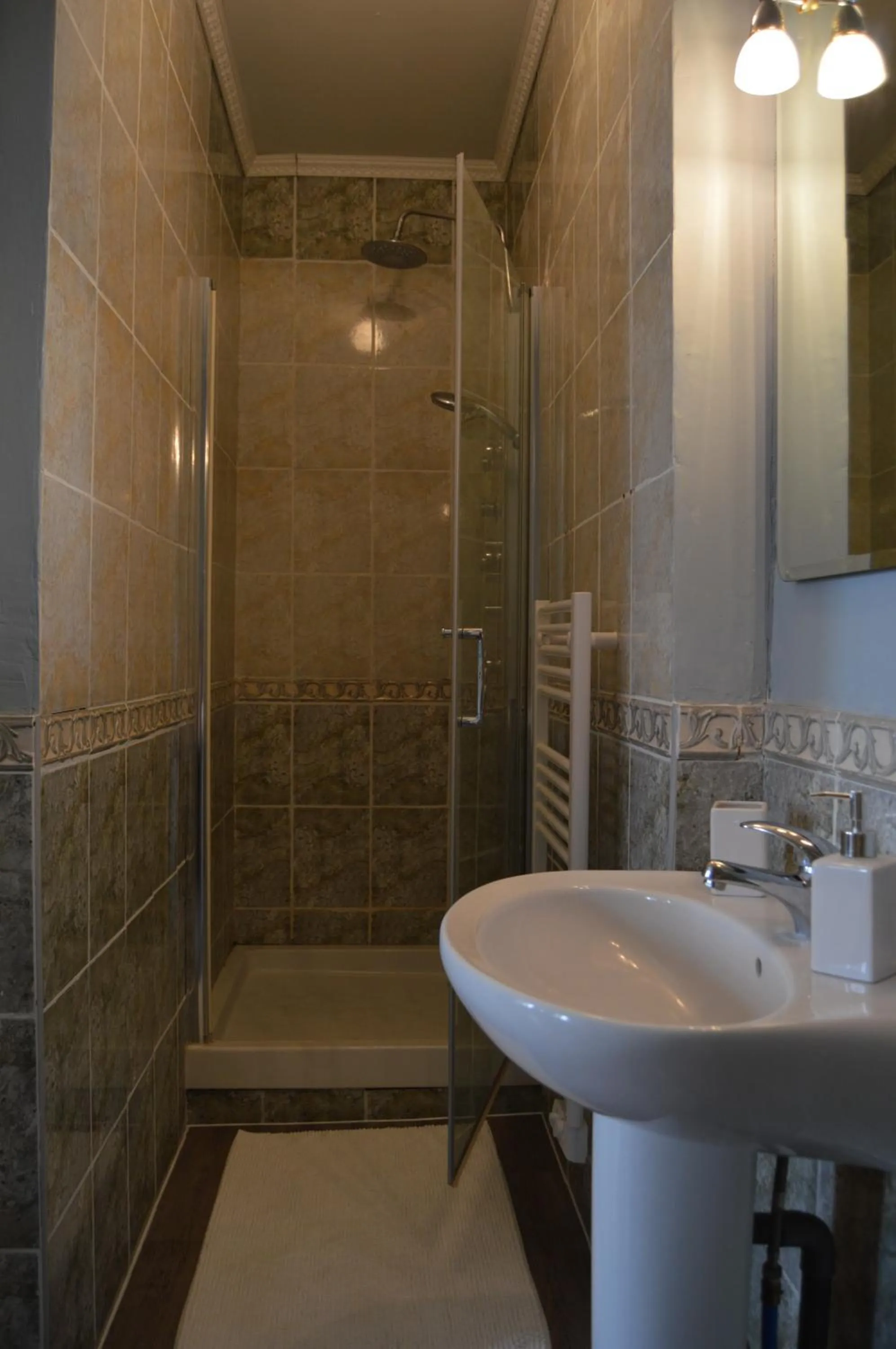 Shower in La Vieille Distillerie