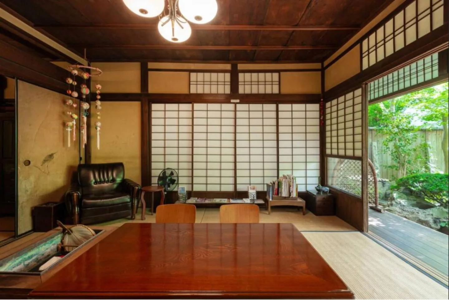 Communal lounge/ TV room in Guest House Koiya