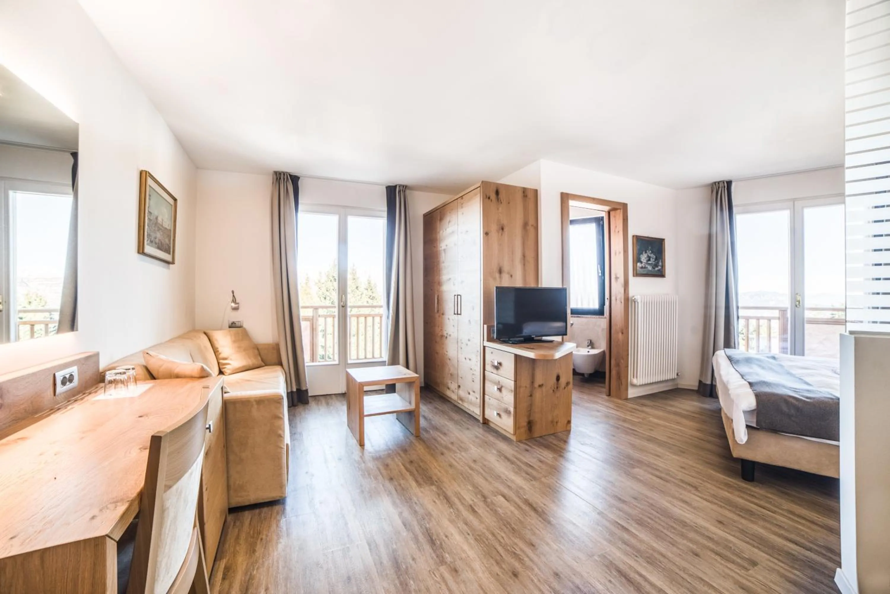 Photo of the whole room, Bed in Hotel Montana