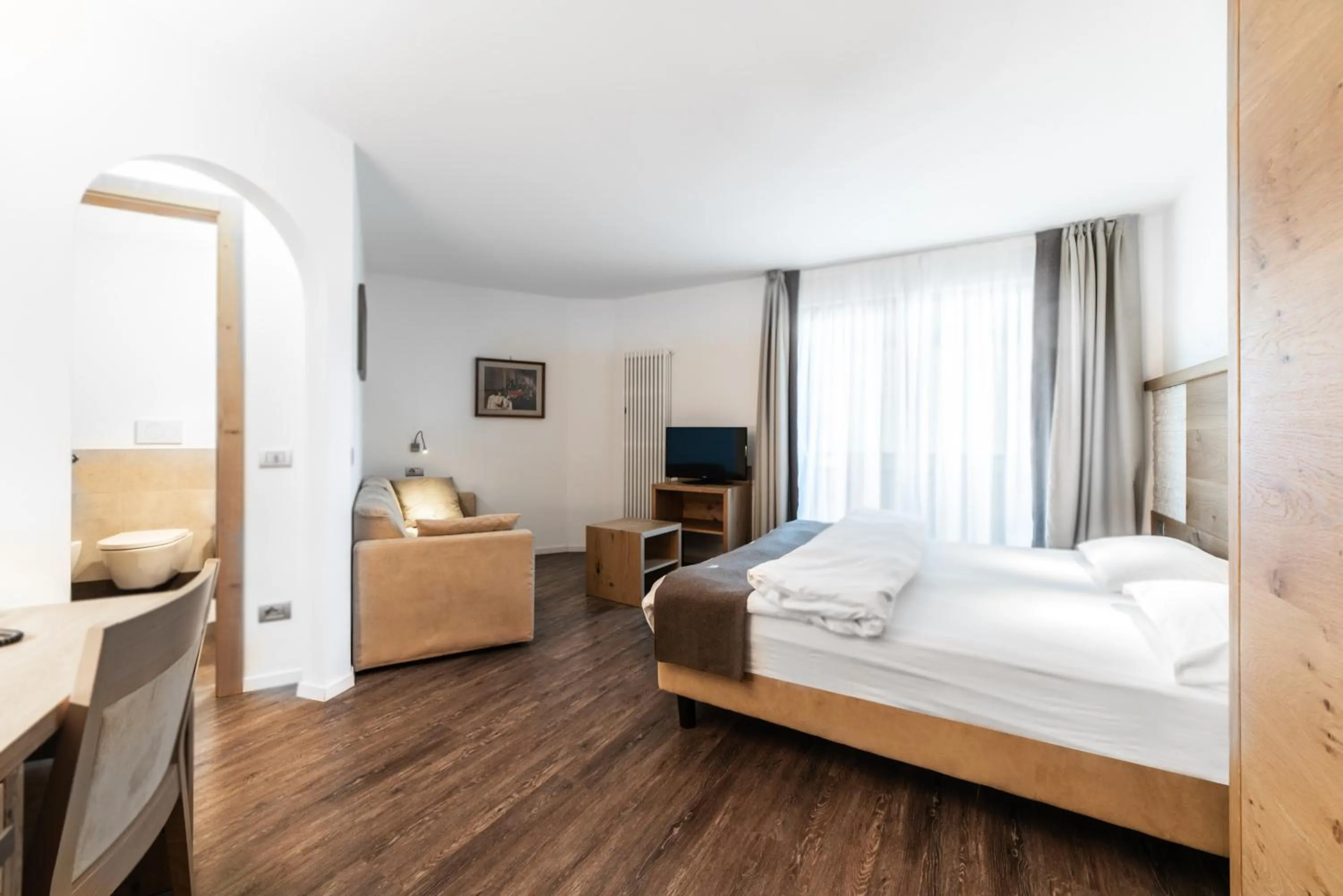 Photo of the whole room, Bed in Hotel Montana