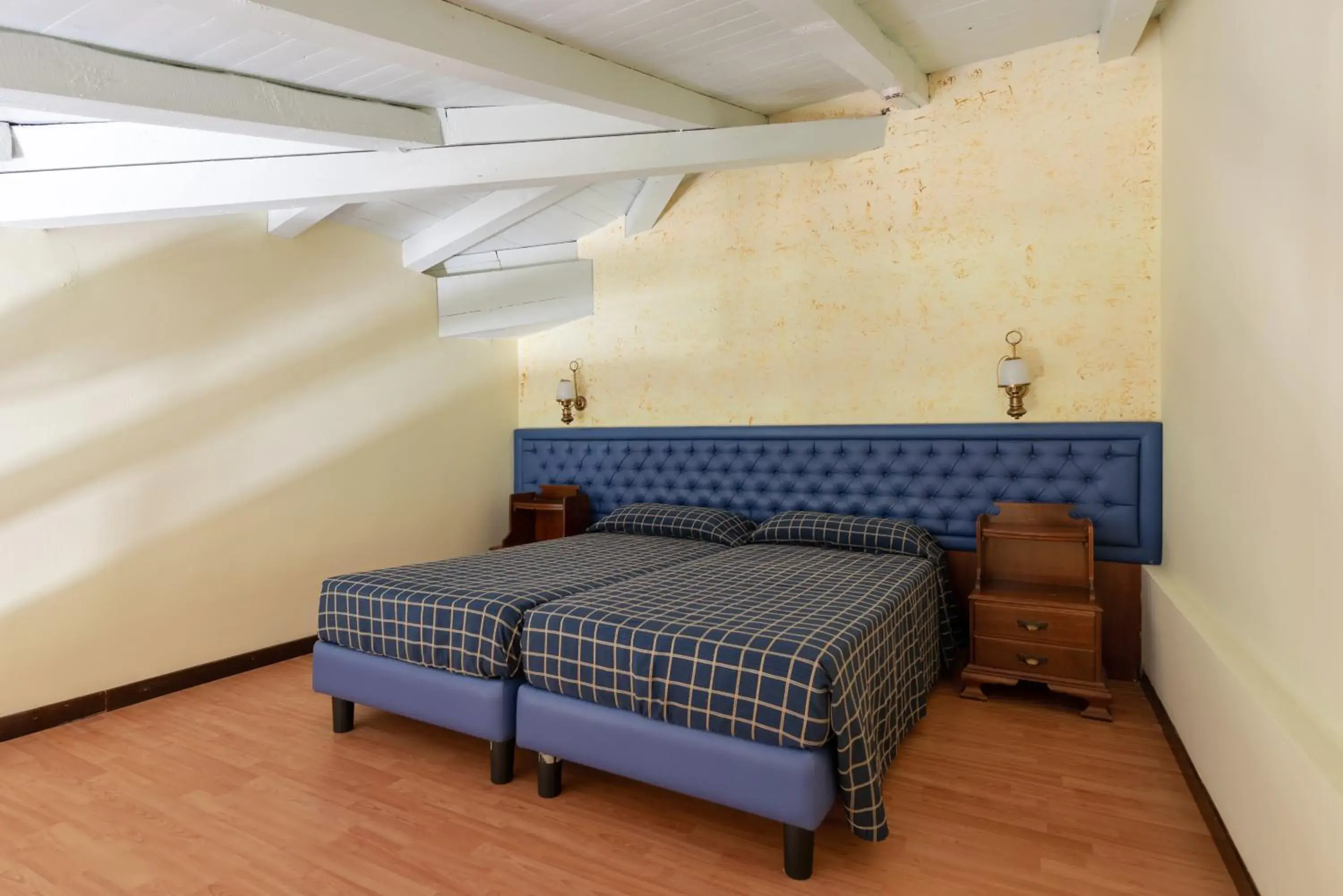 Family Room - Split Level in Hotel Malcesine Family Room - Split Level in Hotel Malcesine