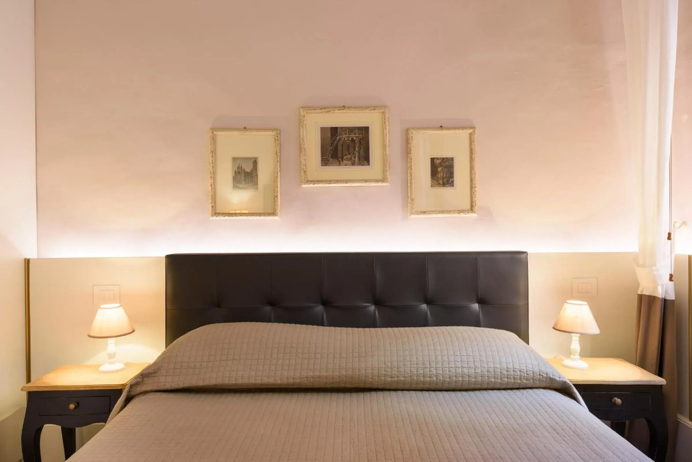 Small Double Room in La Terrazza Sul Campo-Rooms Only Small Double Room in La Terrazza Sul Campo-Rooms Only