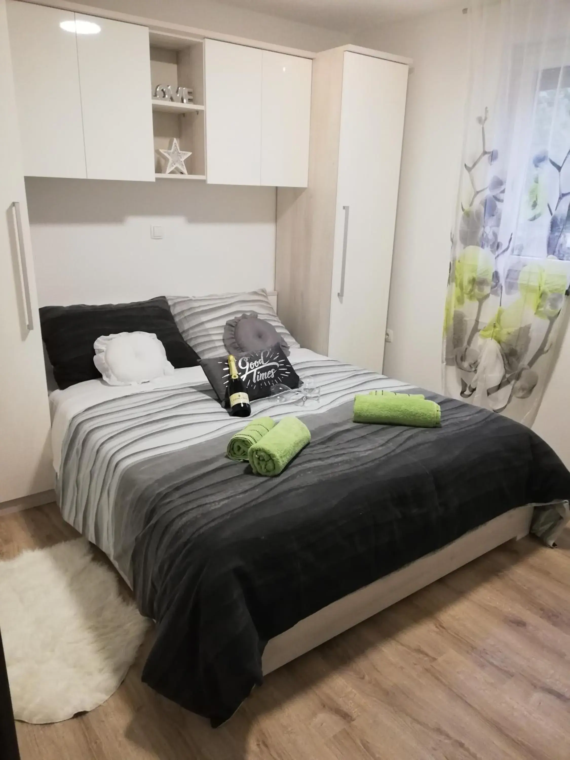 Apartments MTV - private parking, Fast Wi-Fi & Steps to the Beach Apartments MTV - private parking, Fast Wi-Fi & Steps to the Beach