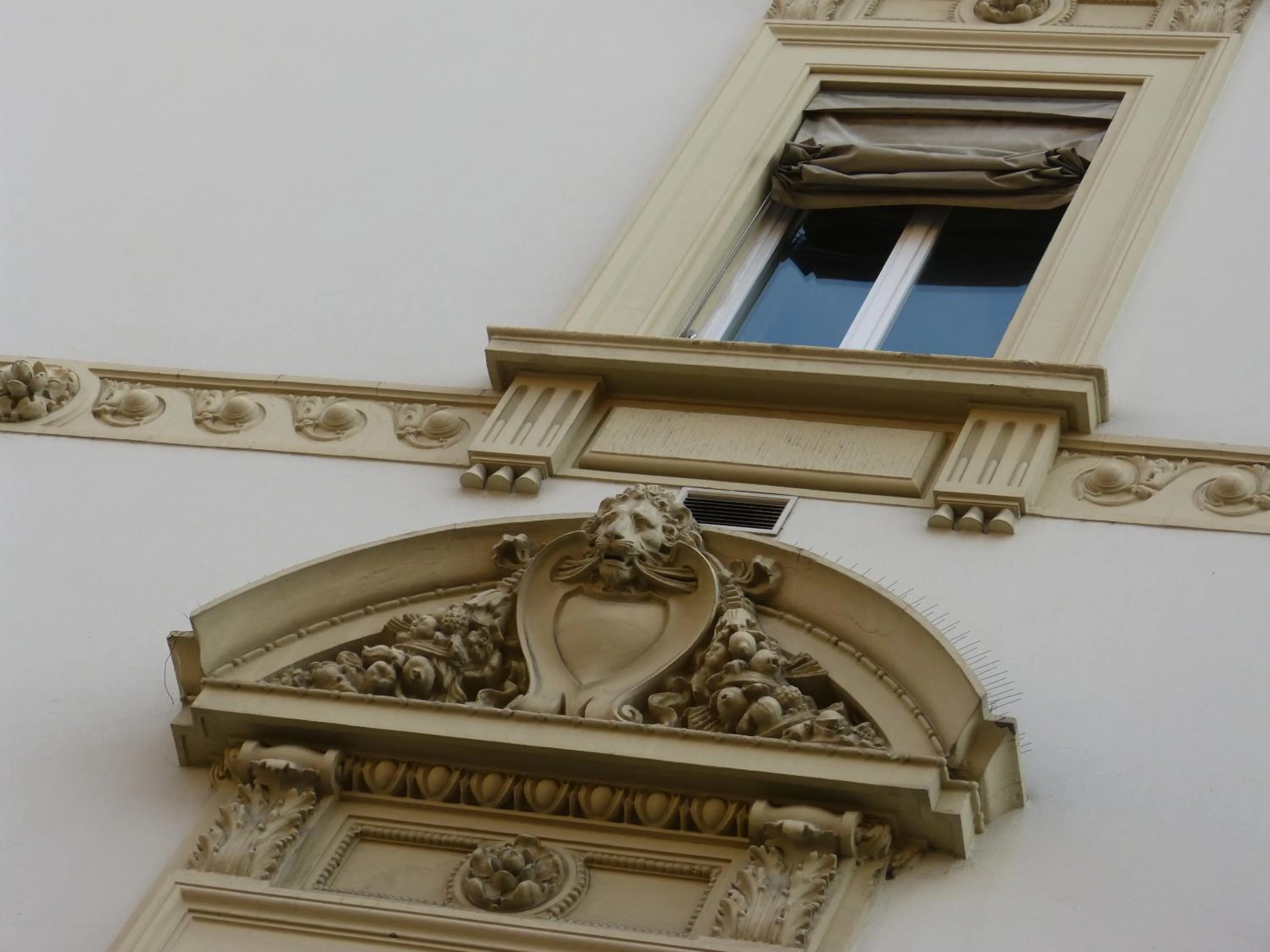 Decorative detail in Residenza Piazza Santo Stefano