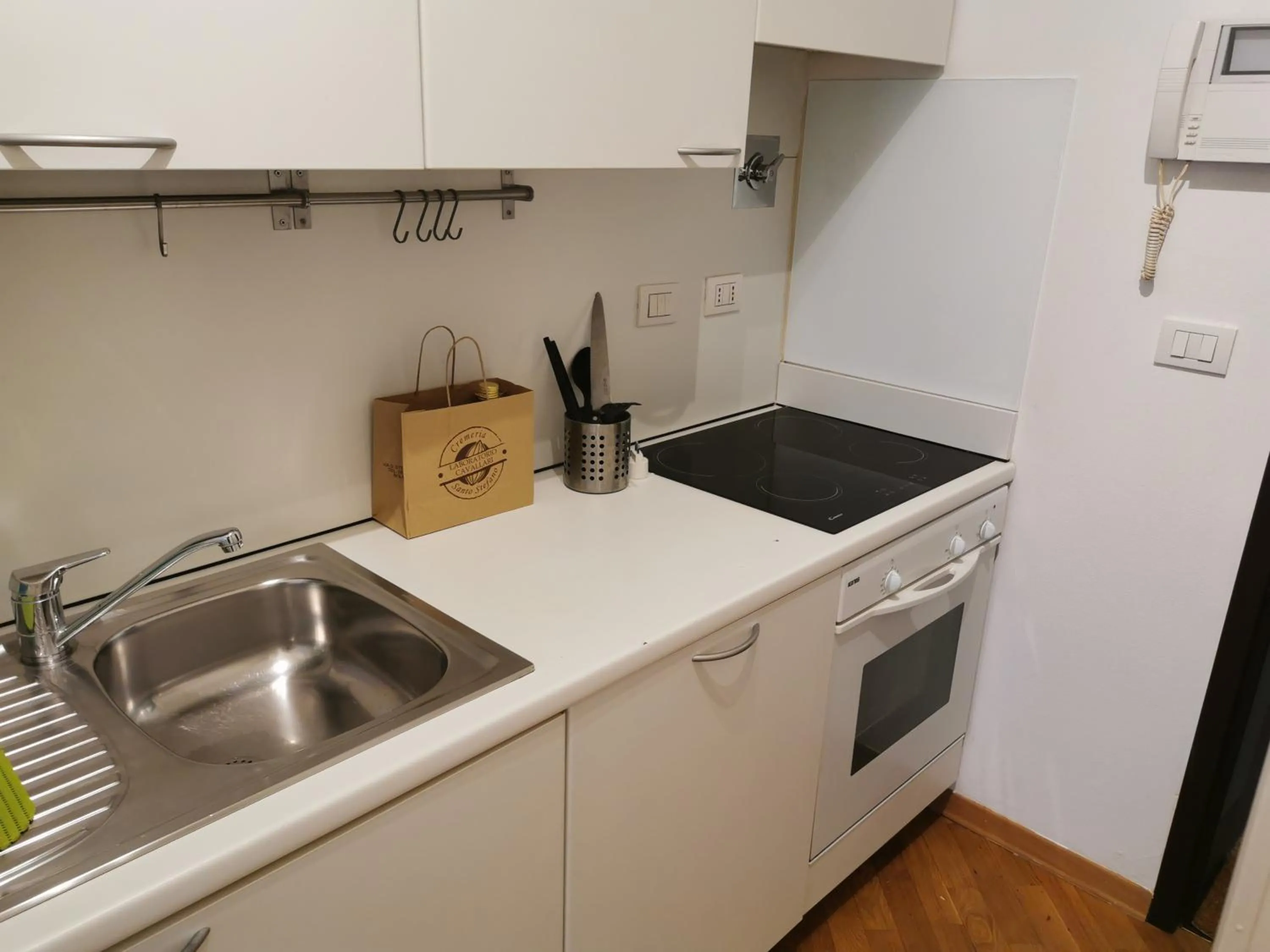 Kitchen or kitchenette in Residenza Piazza Santo Stefano