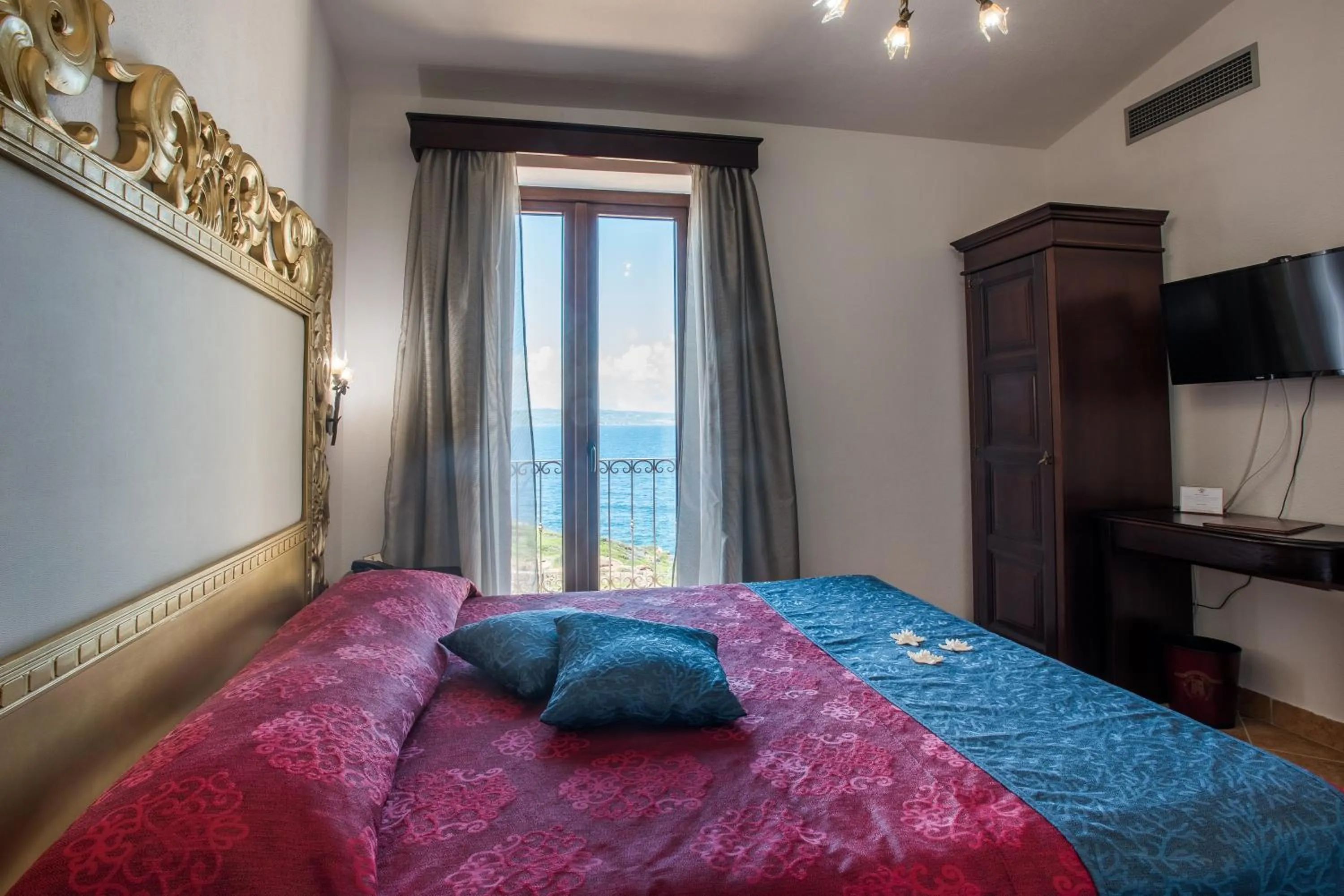 Bed in Hotel Lido degli Spagnoli Wellness & Spa