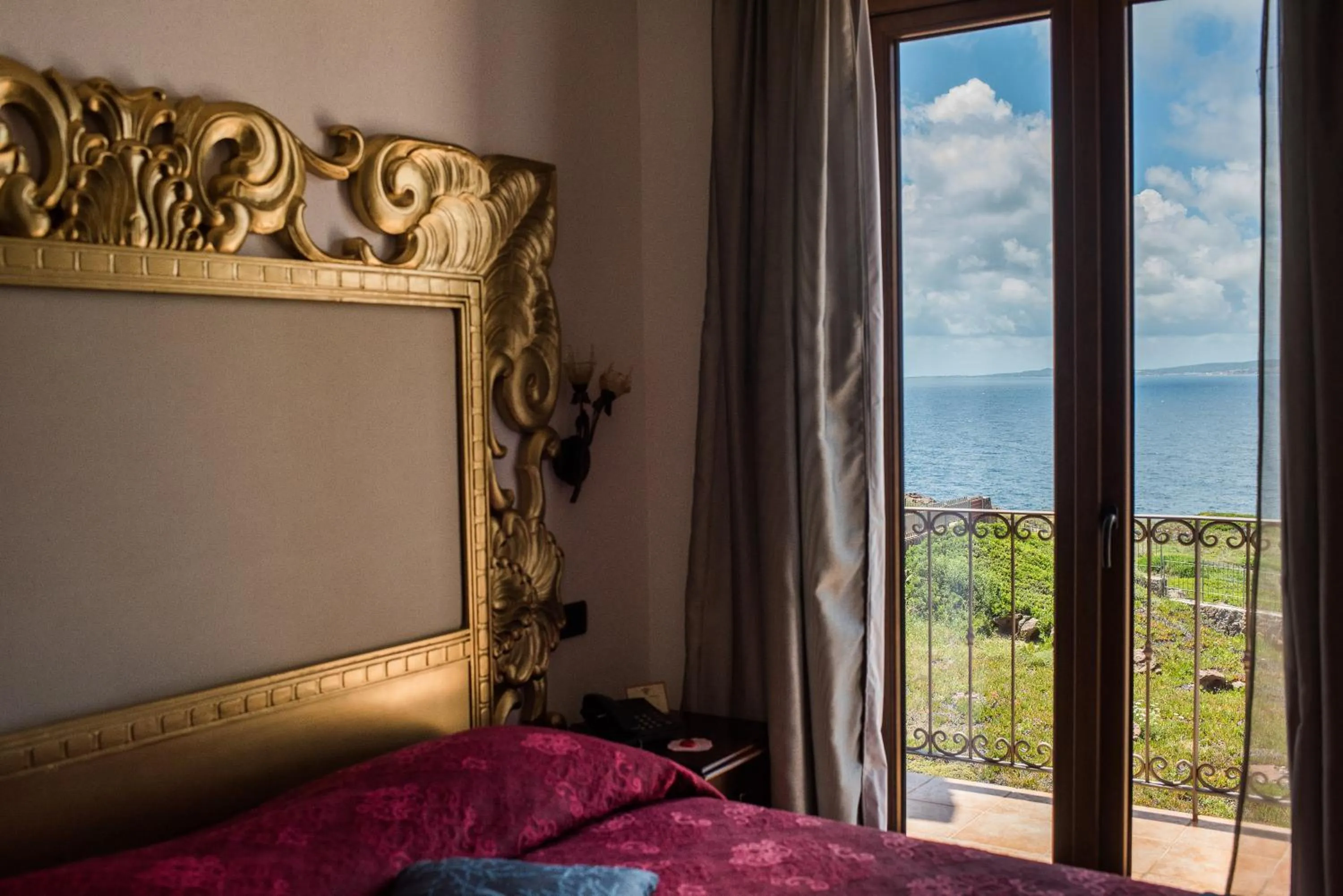 Bed in Hotel Lido degli Spagnoli Wellness & Spa