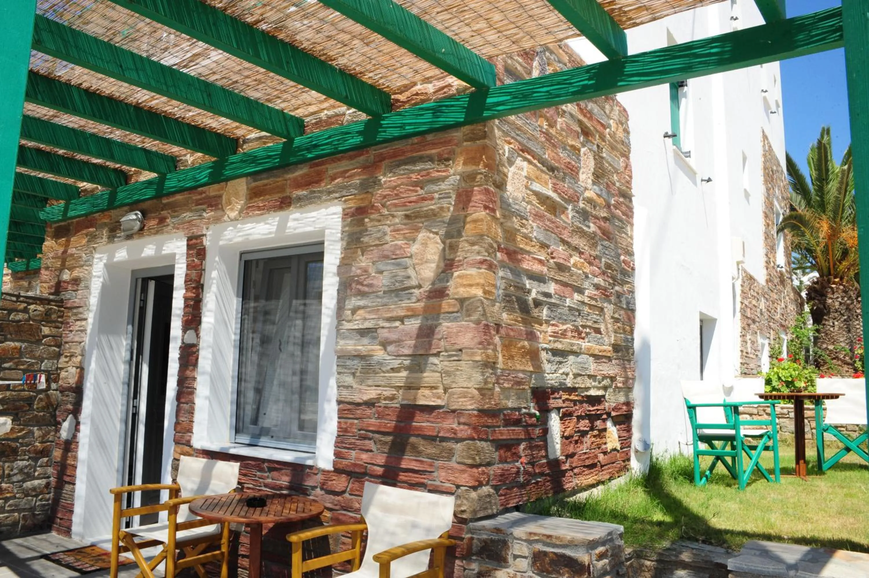 Patio in Annita's Village Hotel