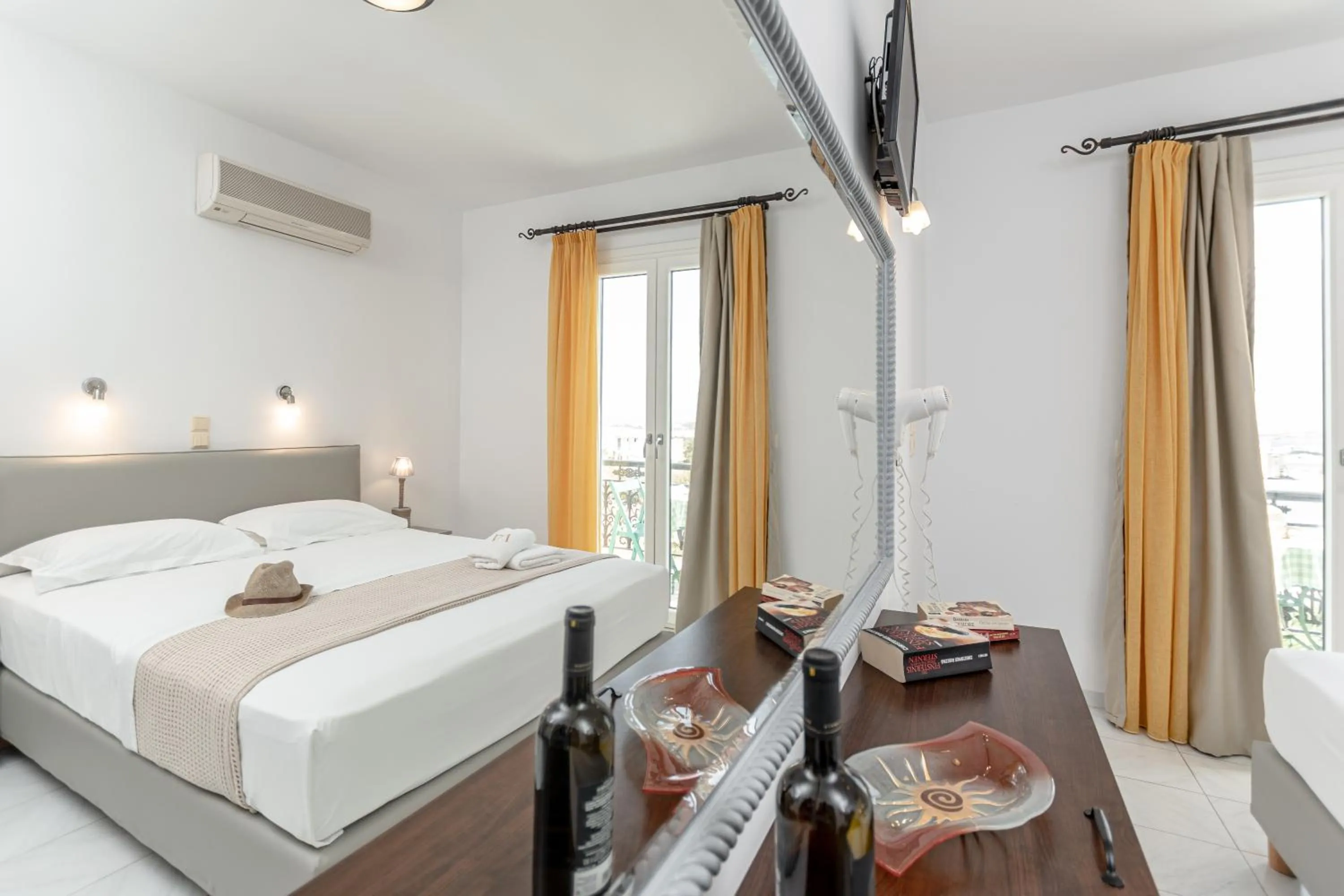 Bed in Annita's Village Hotel