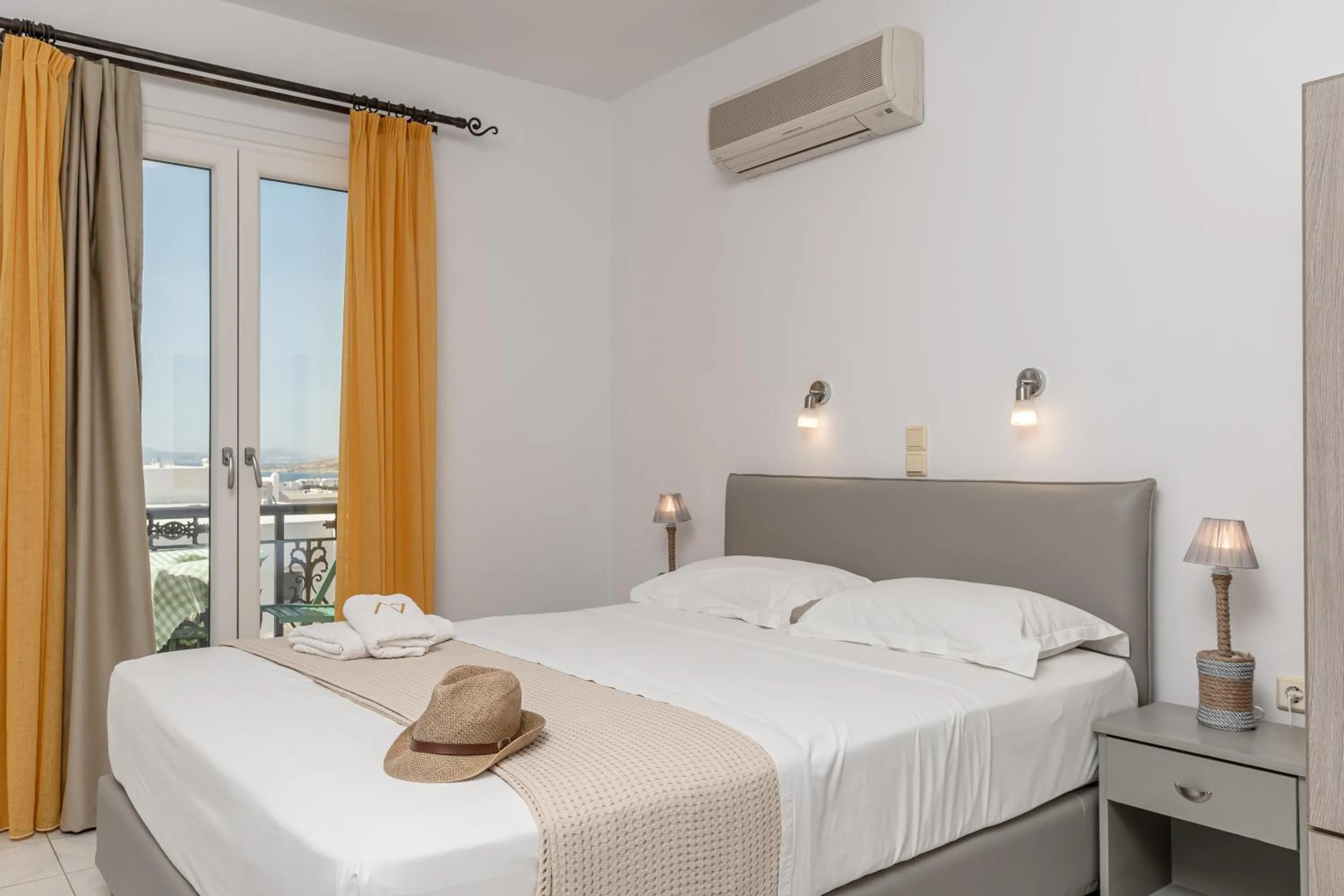 Bed in Annita's Village Hotel