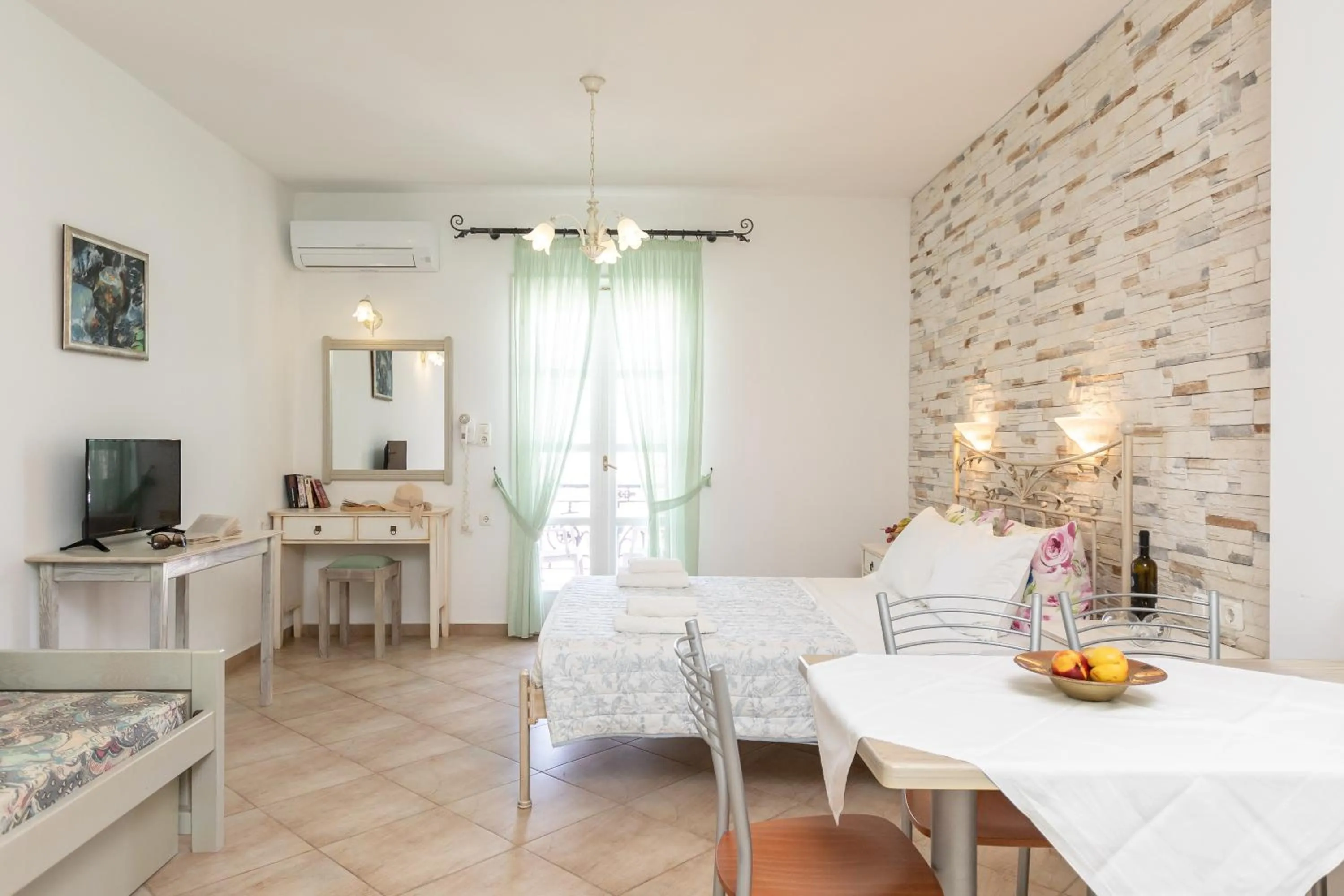 Annita's Village Hotel