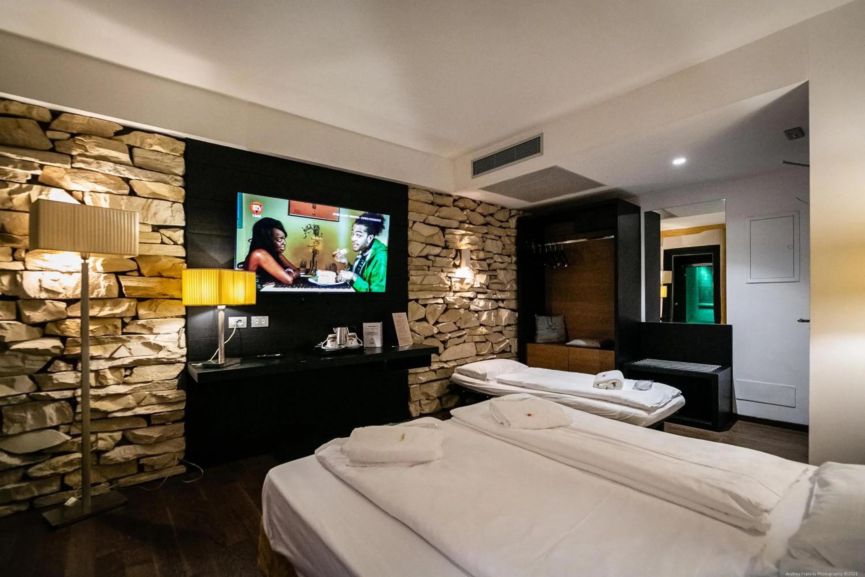 Communal lounge/ TV room, Bed in Boutique Exclusive B&B