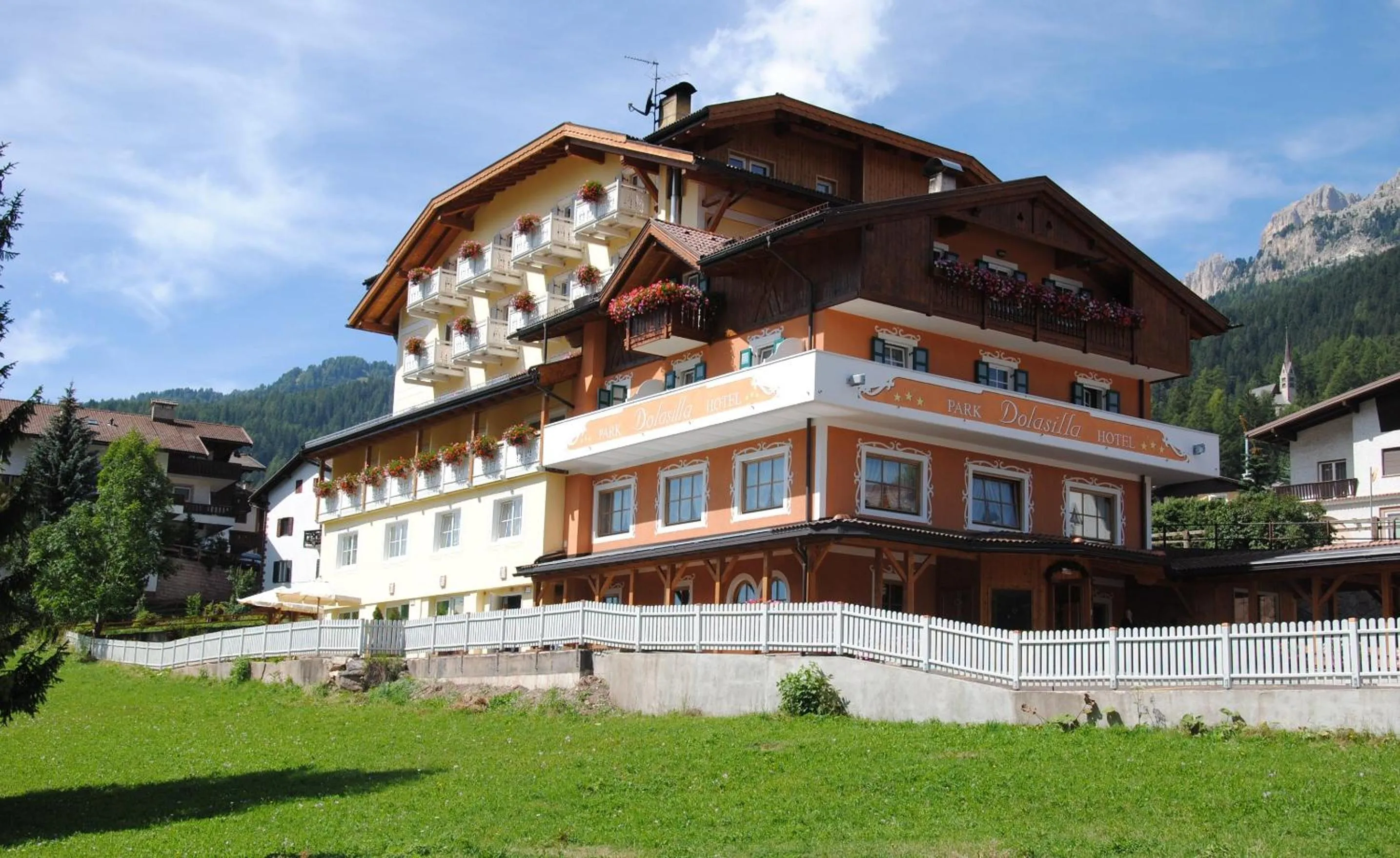 Property building in Dolasilla Park Hotel