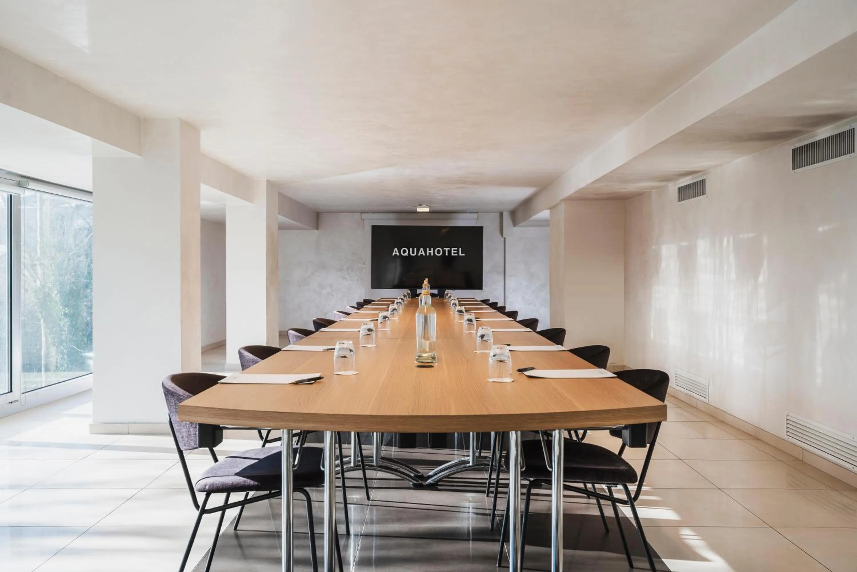 Meeting/conference room in Aqua Hotel