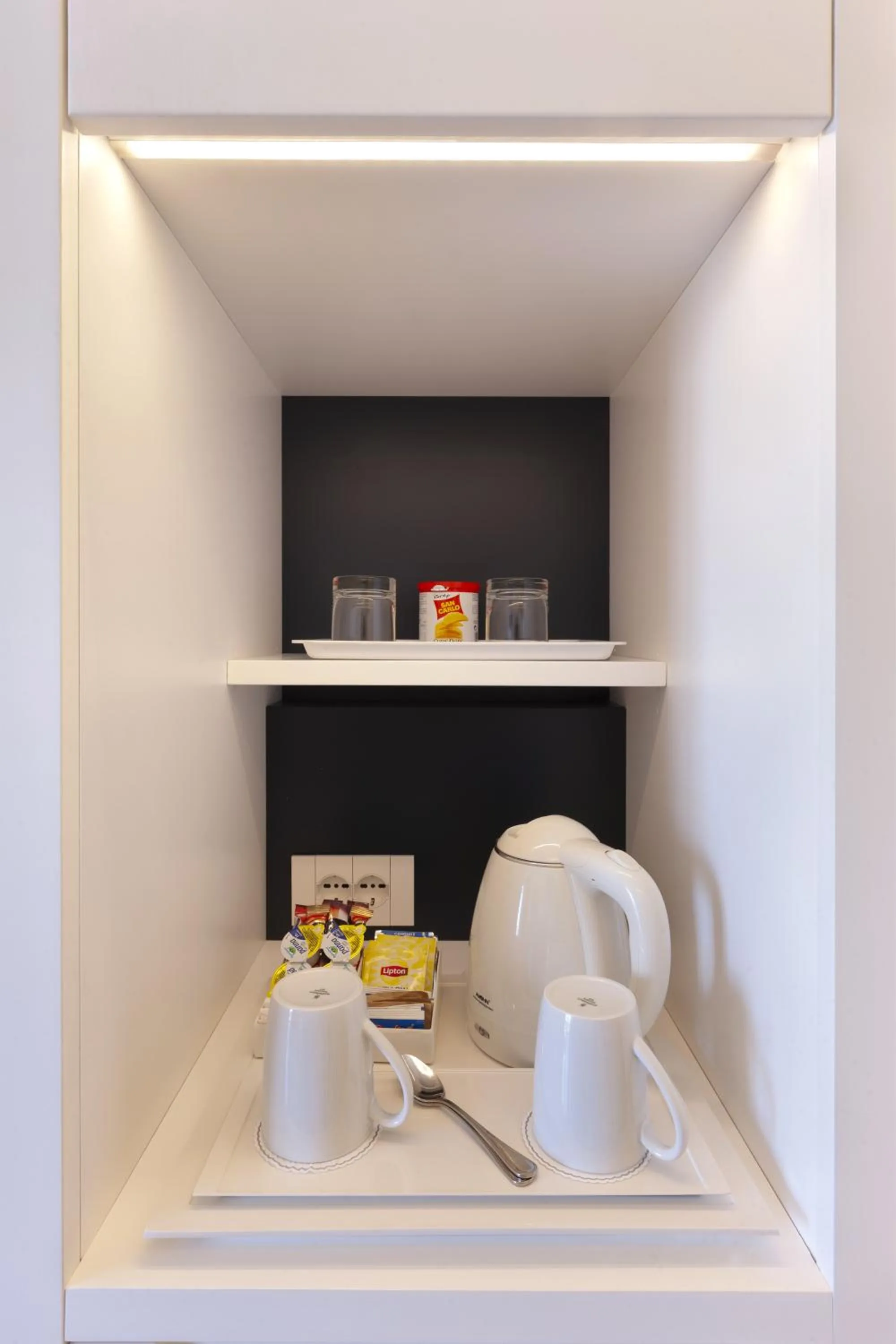 Coffee/tea facilities in Grand Hotel Riviera