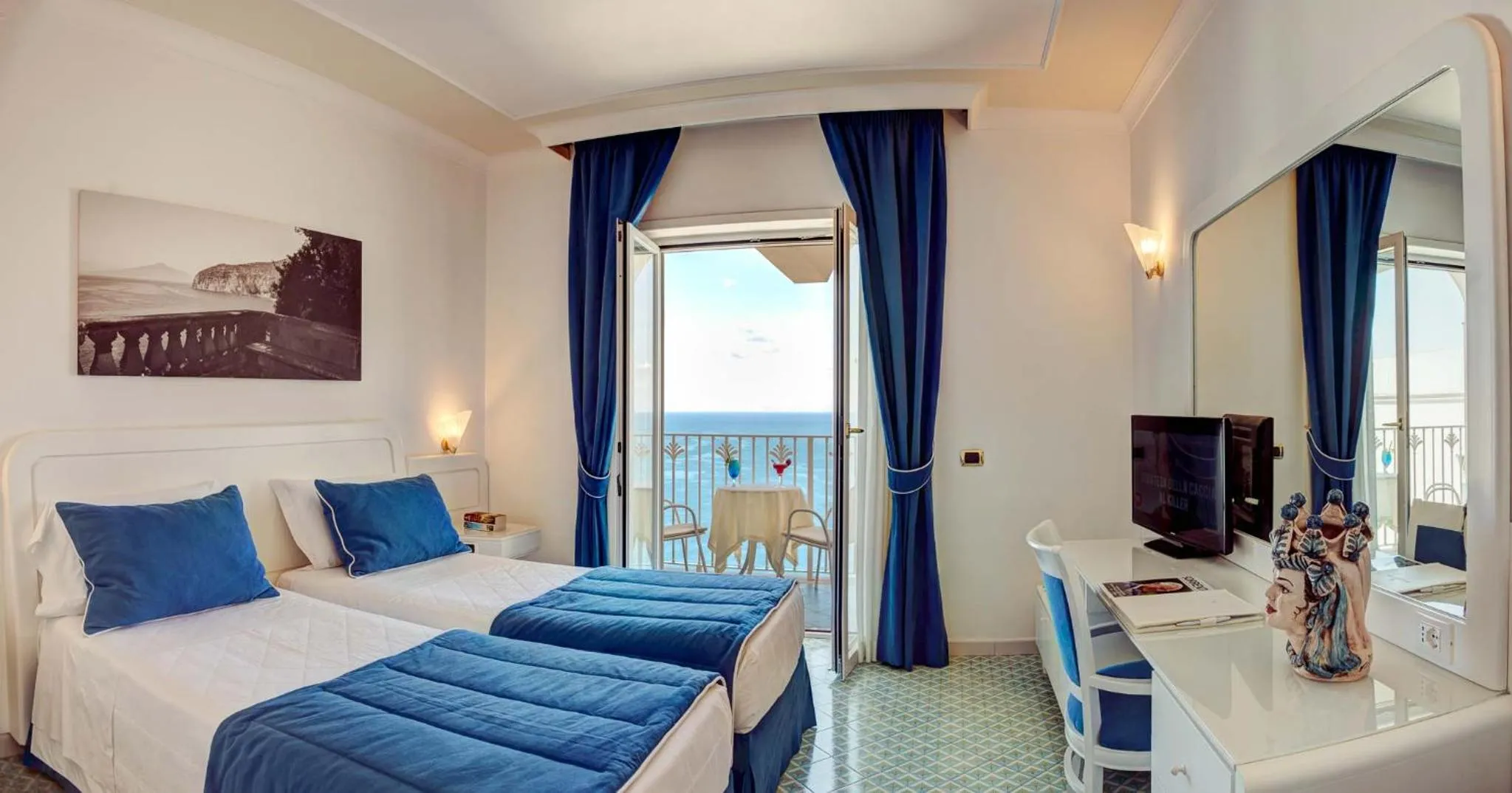 Bed in Grand Hotel Riviera