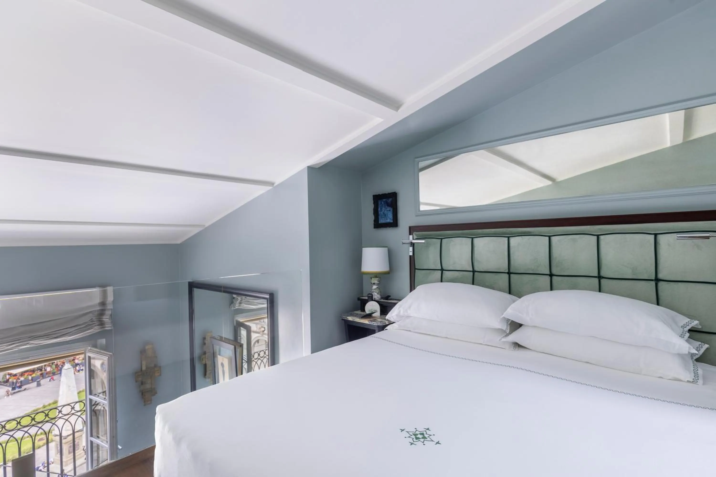 Bed in The Place Firenze