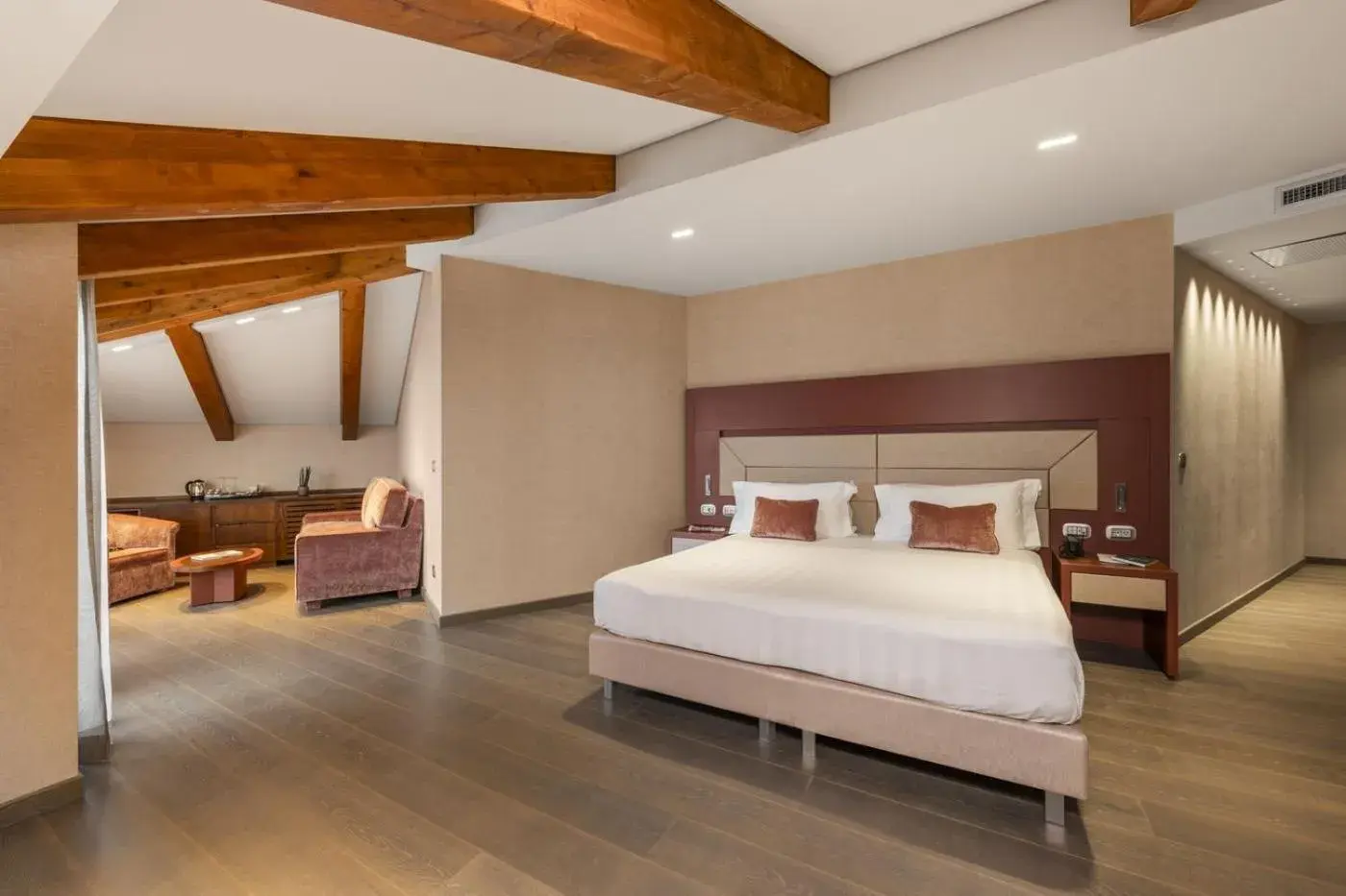 Junior Suite with Terrace in Il Boscareto Resort & Spa Junior Suite with Terrace in Il Boscareto Resort & Spa