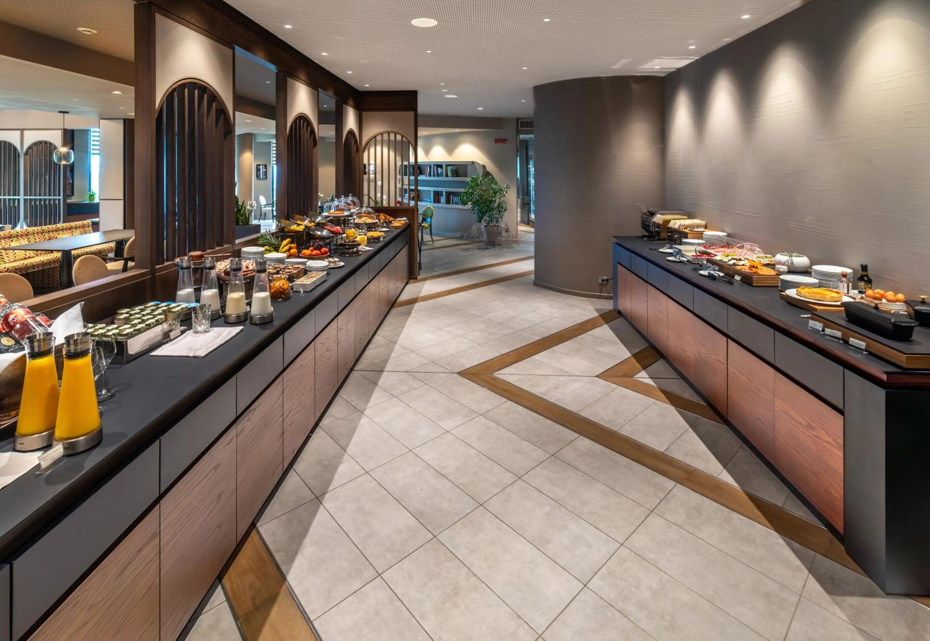 Buffet breakfast in Il Boscareto Resort & Spa