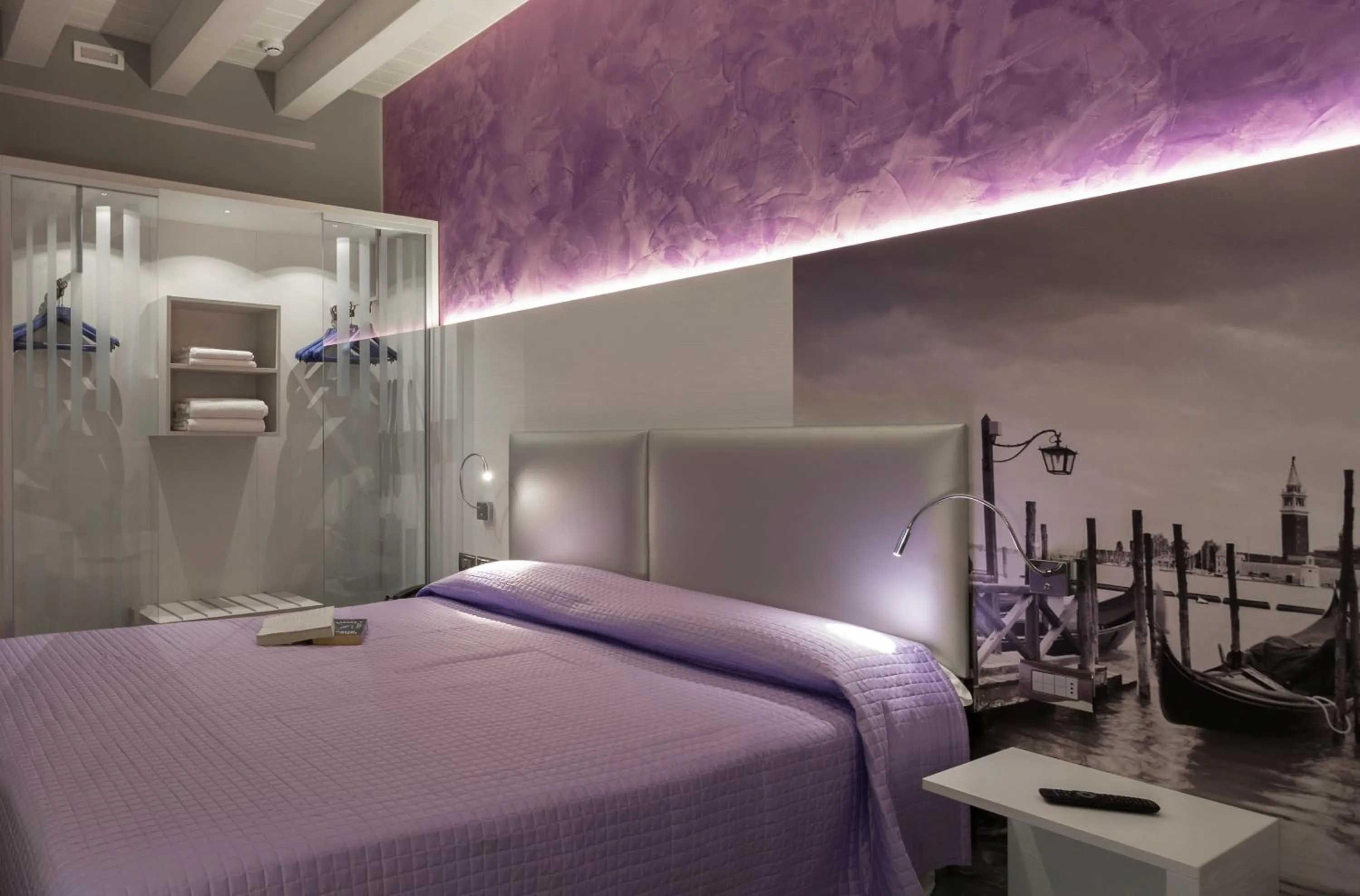 Bedroom, Bed in Hotel Doge