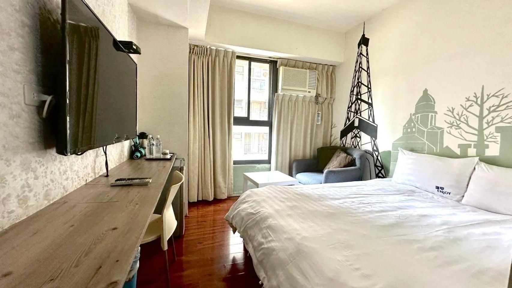 Bed in Feng Chia Hygge