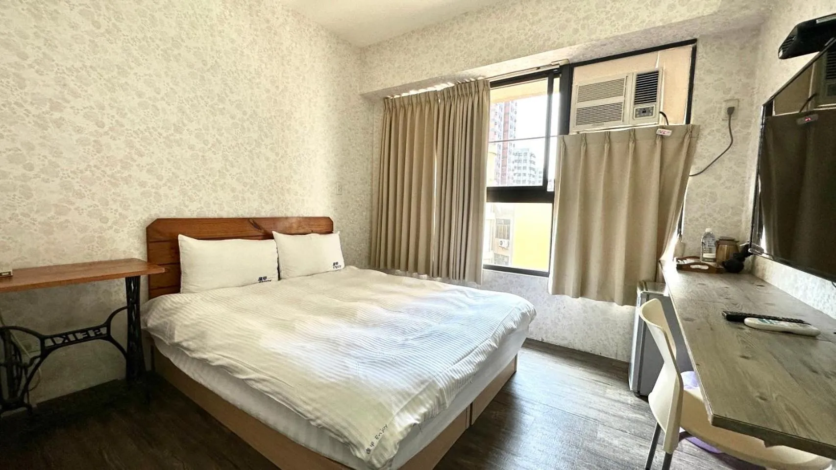 Bed in Feng Chia Hygge