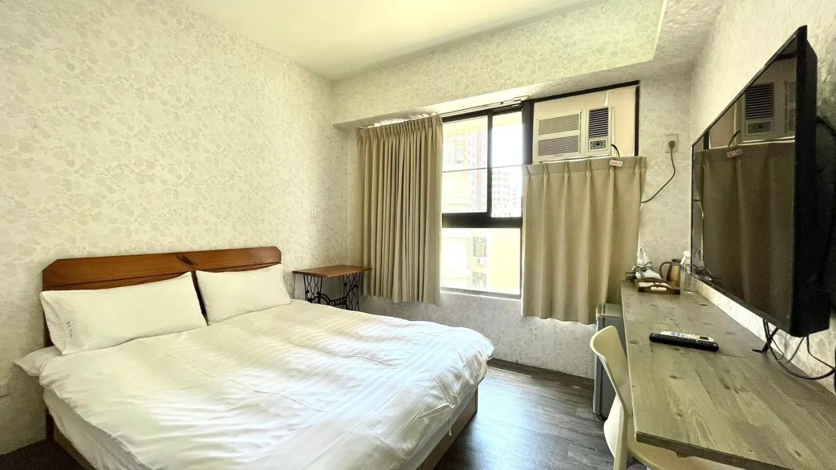 Bed in Feng Chia Hygge