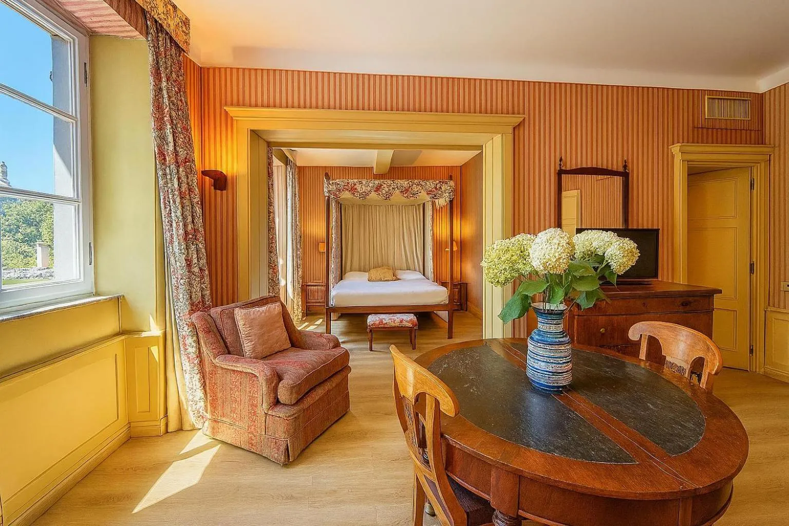 Photo of the whole room in Resort Dei Limoni