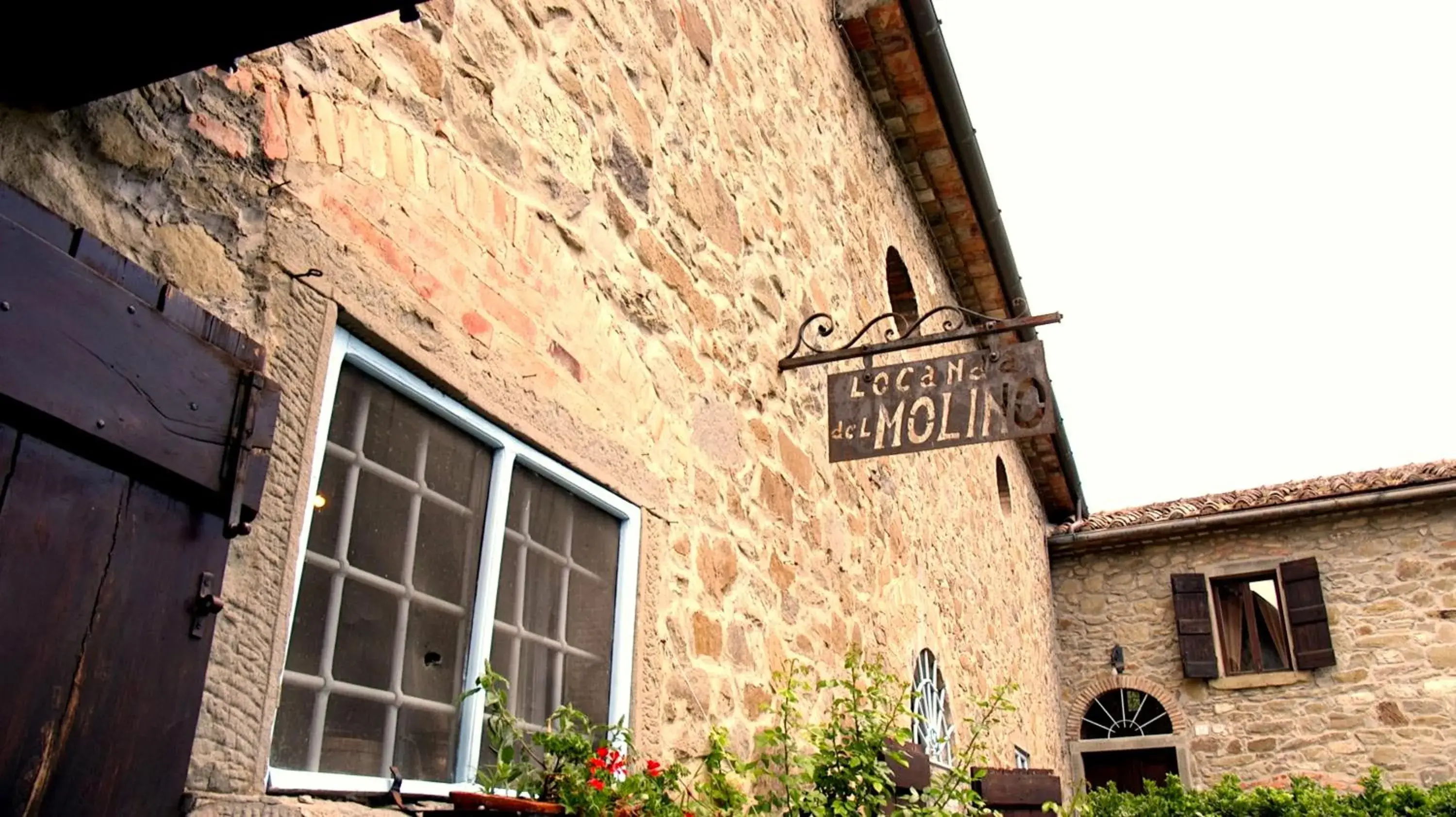 Facade/entrance in Locanda Del Molino Facade/entrance in Locanda Del Molino