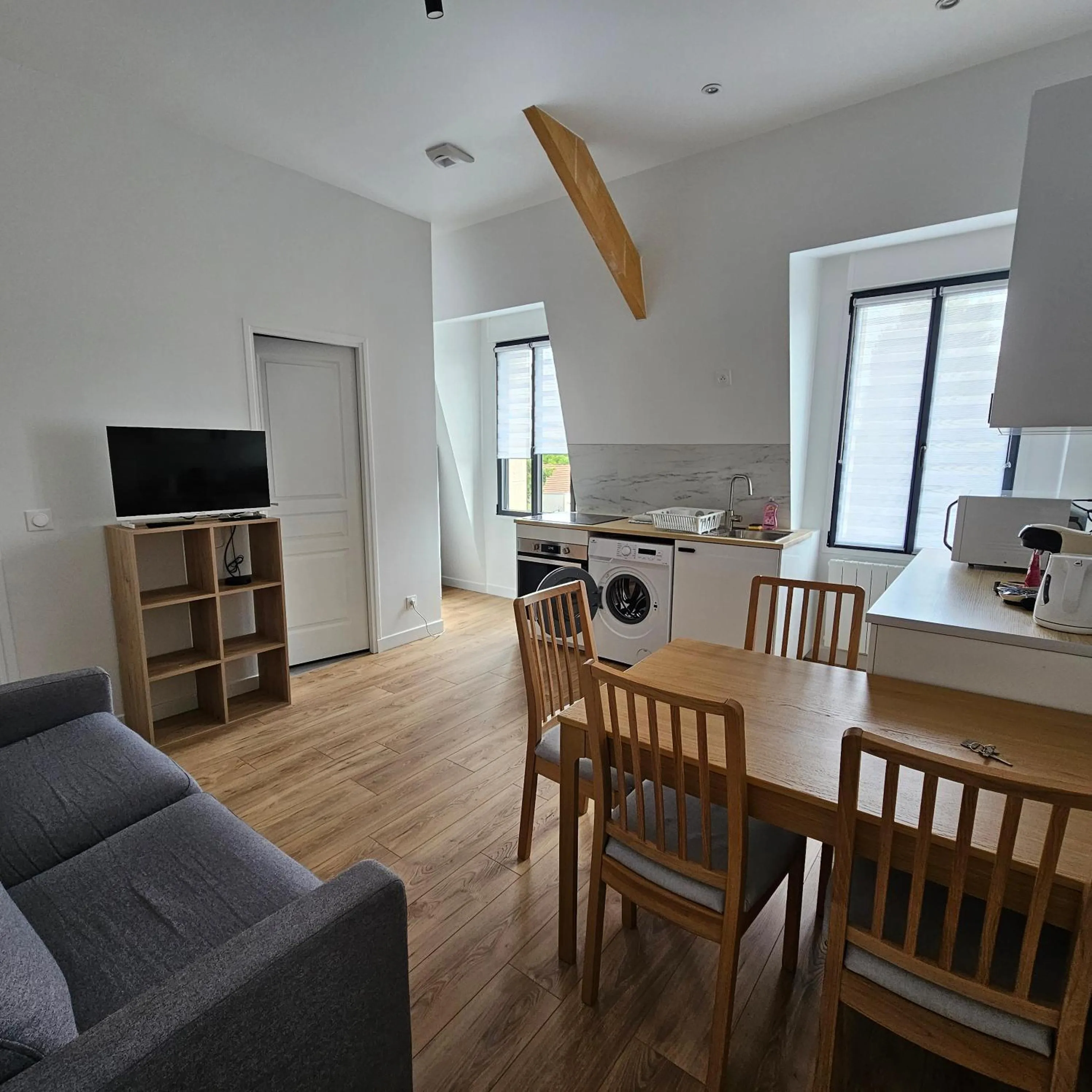 TV and multimedia in Résidence Hôtel Le Relais Amélie