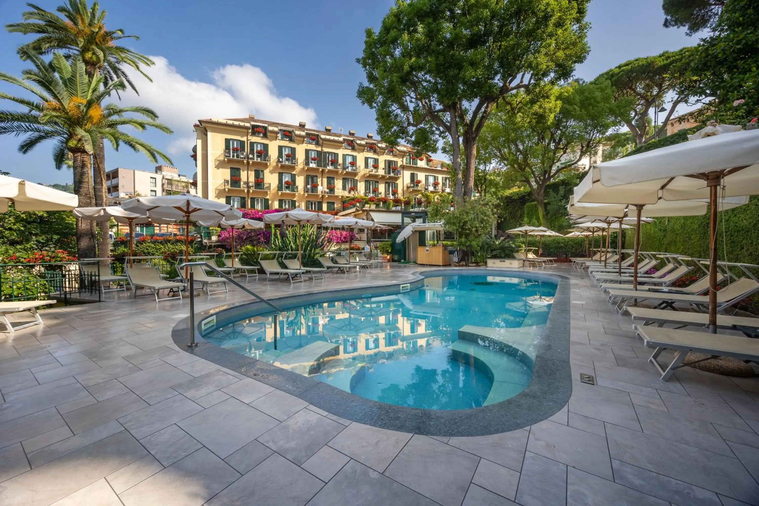 Swimming pool in Hotel Metropole