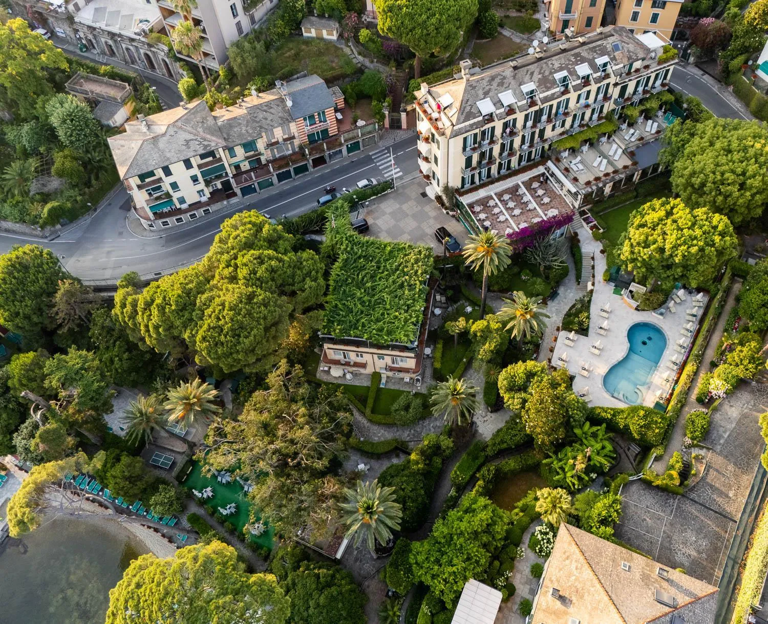 Property building in Hotel Metropole