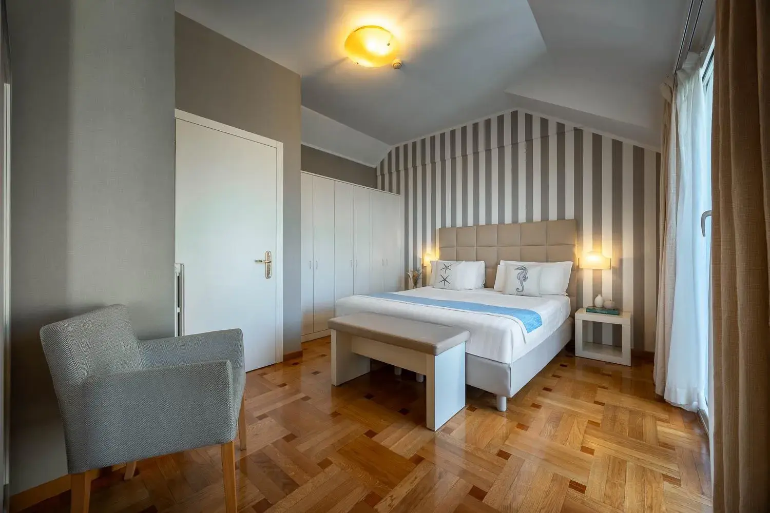 Photo of the whole room, Bed in Hotel Metropole Photo of the whole room, Bed in Hotel Metropole