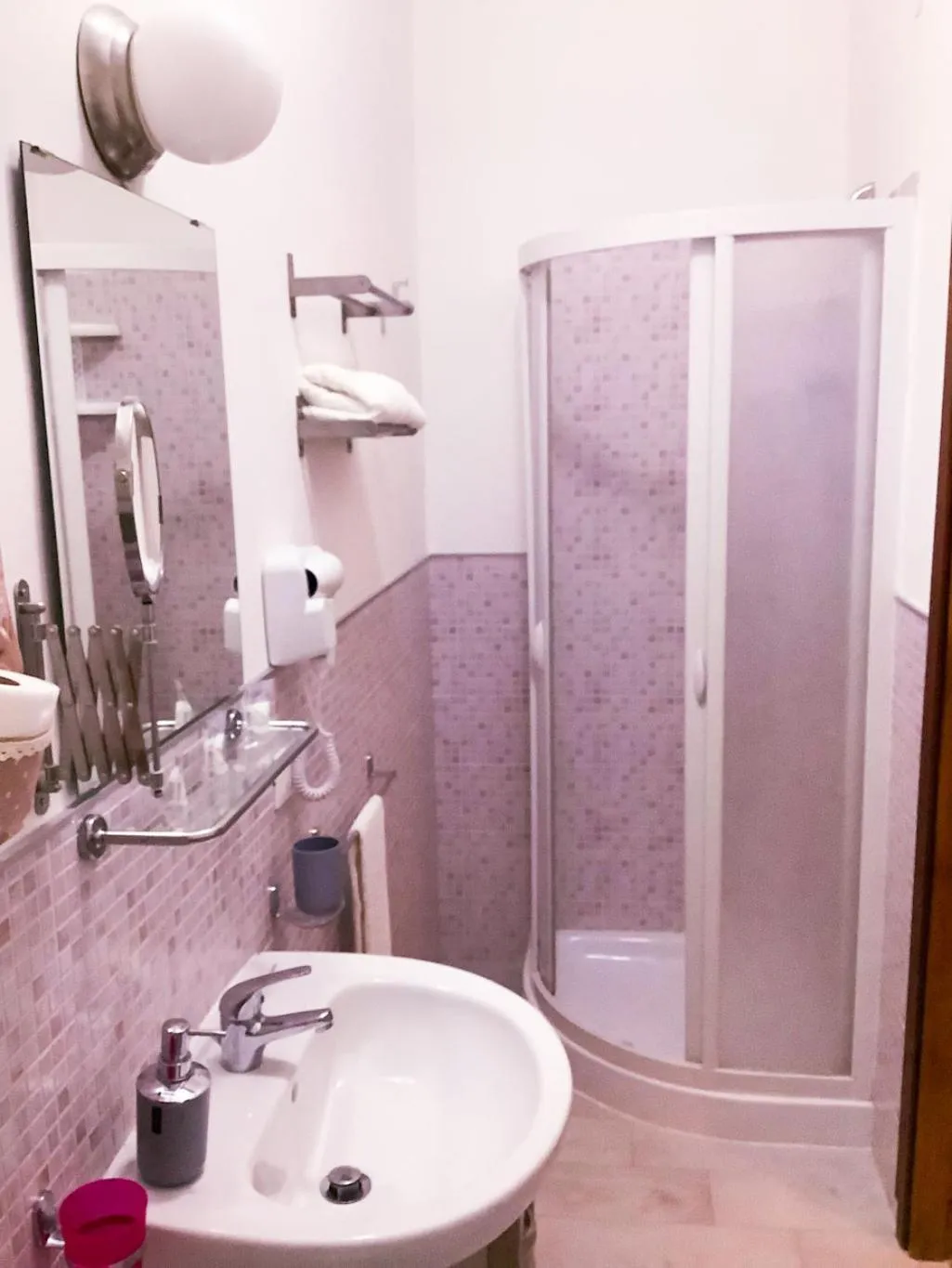 Shower in B&B MaryJosè