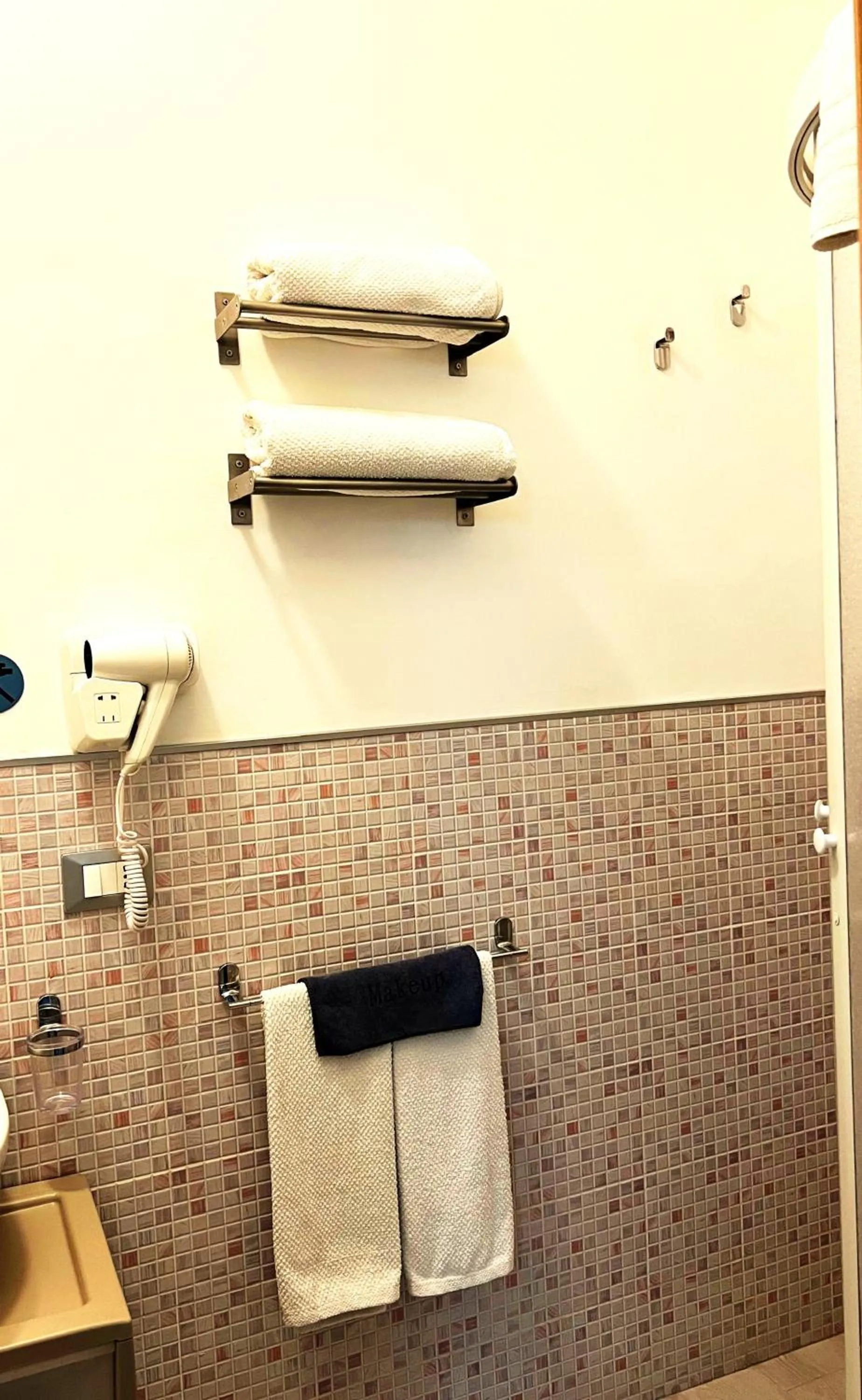 Bathroom in B&B MaryJosè