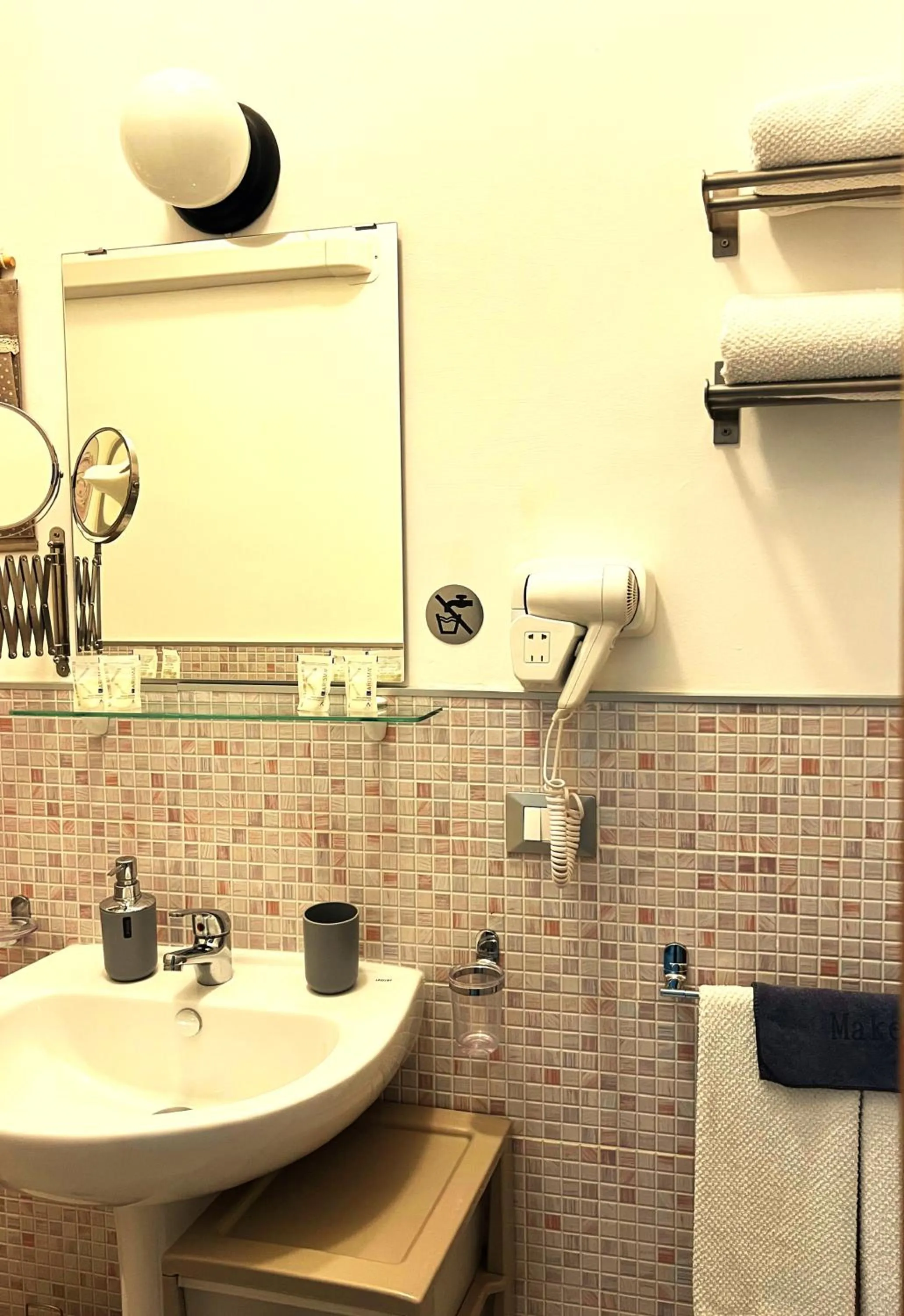 Shower in B&B MaryJosè