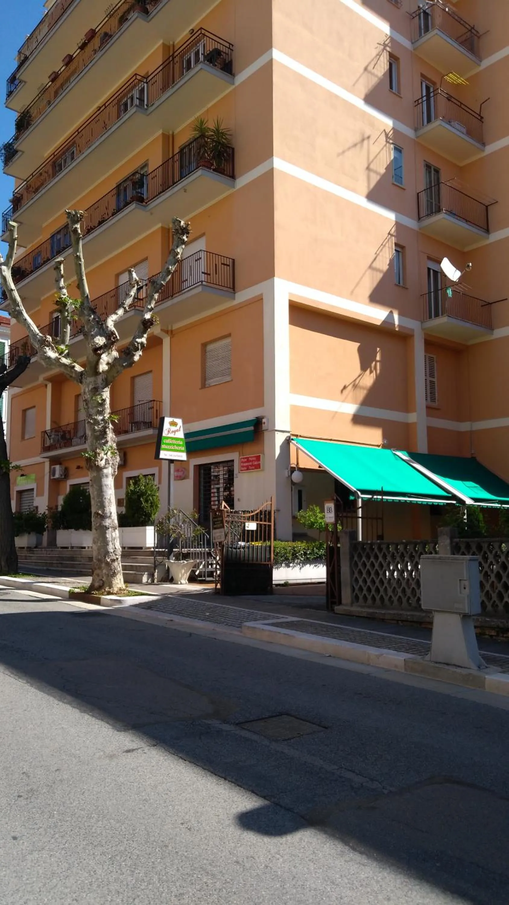 Property building in Il Viale