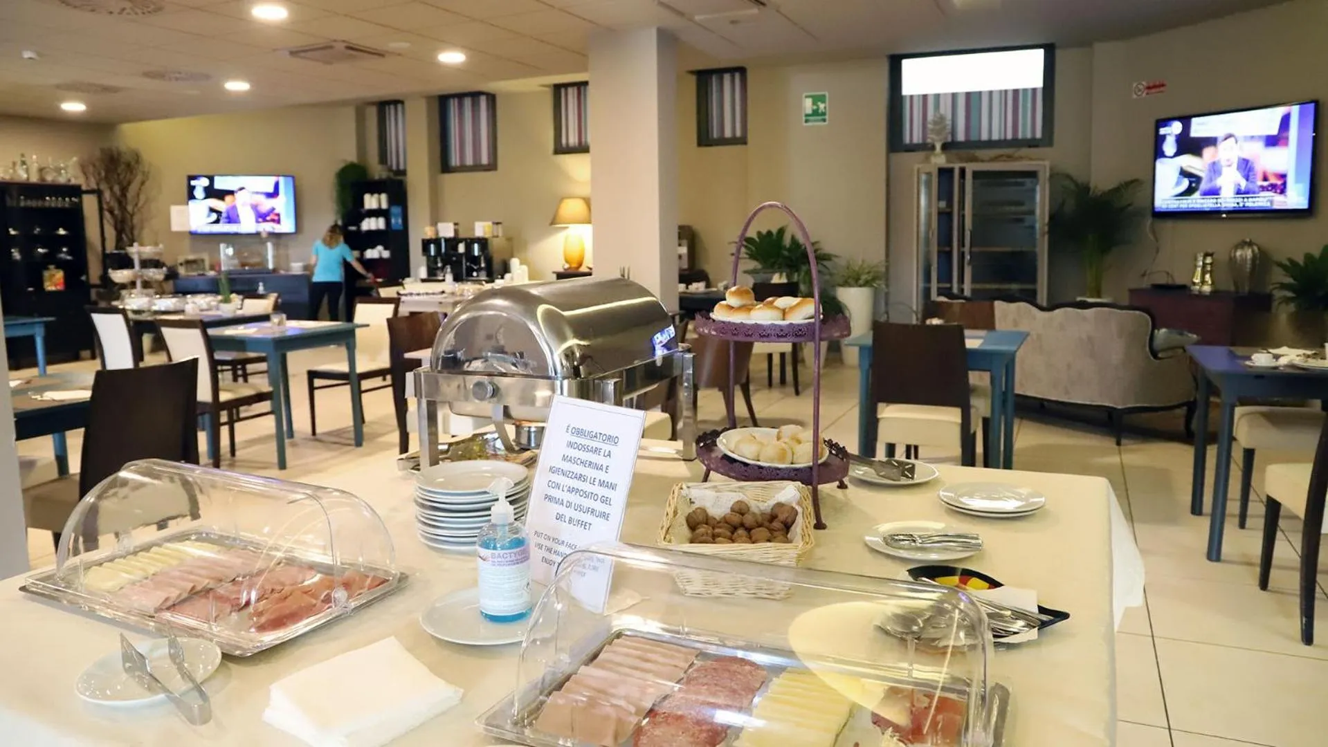 Restaurant/places to eat in Hotel Europa