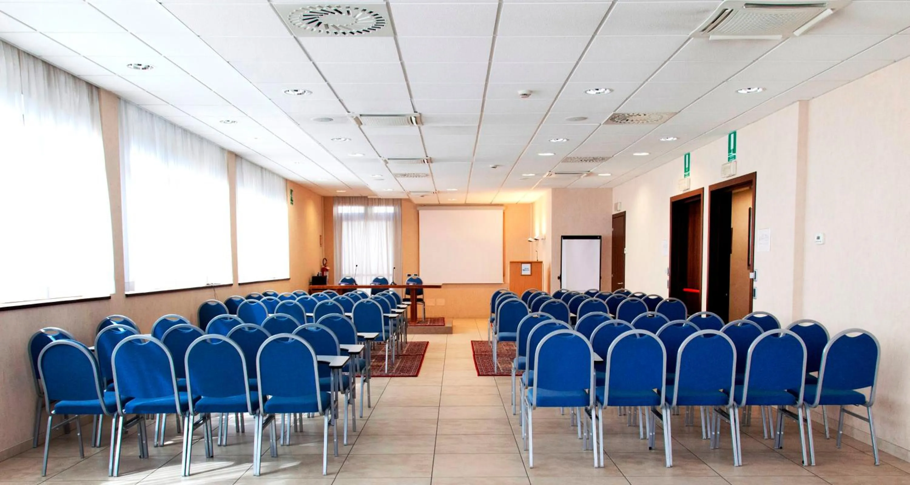 Business facilities in Hotel Europa