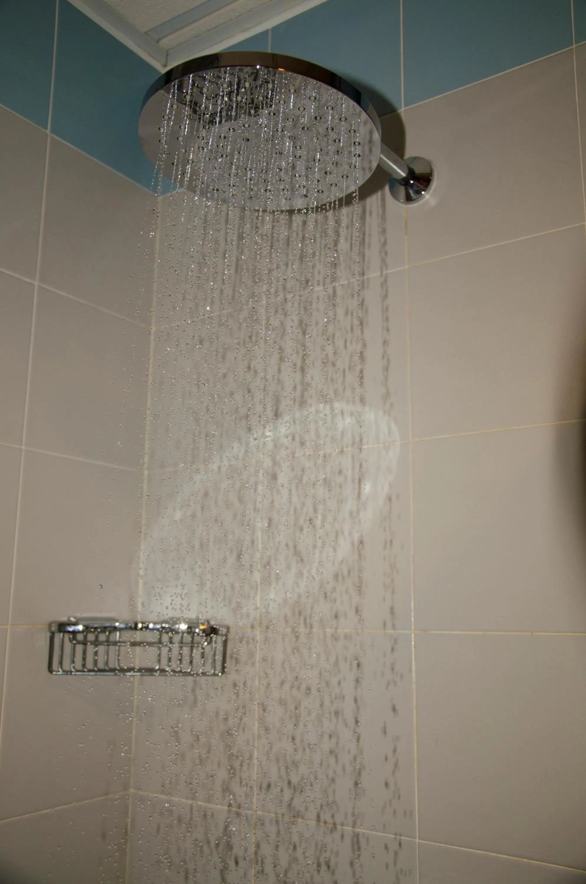 Shower in Hotel Europa