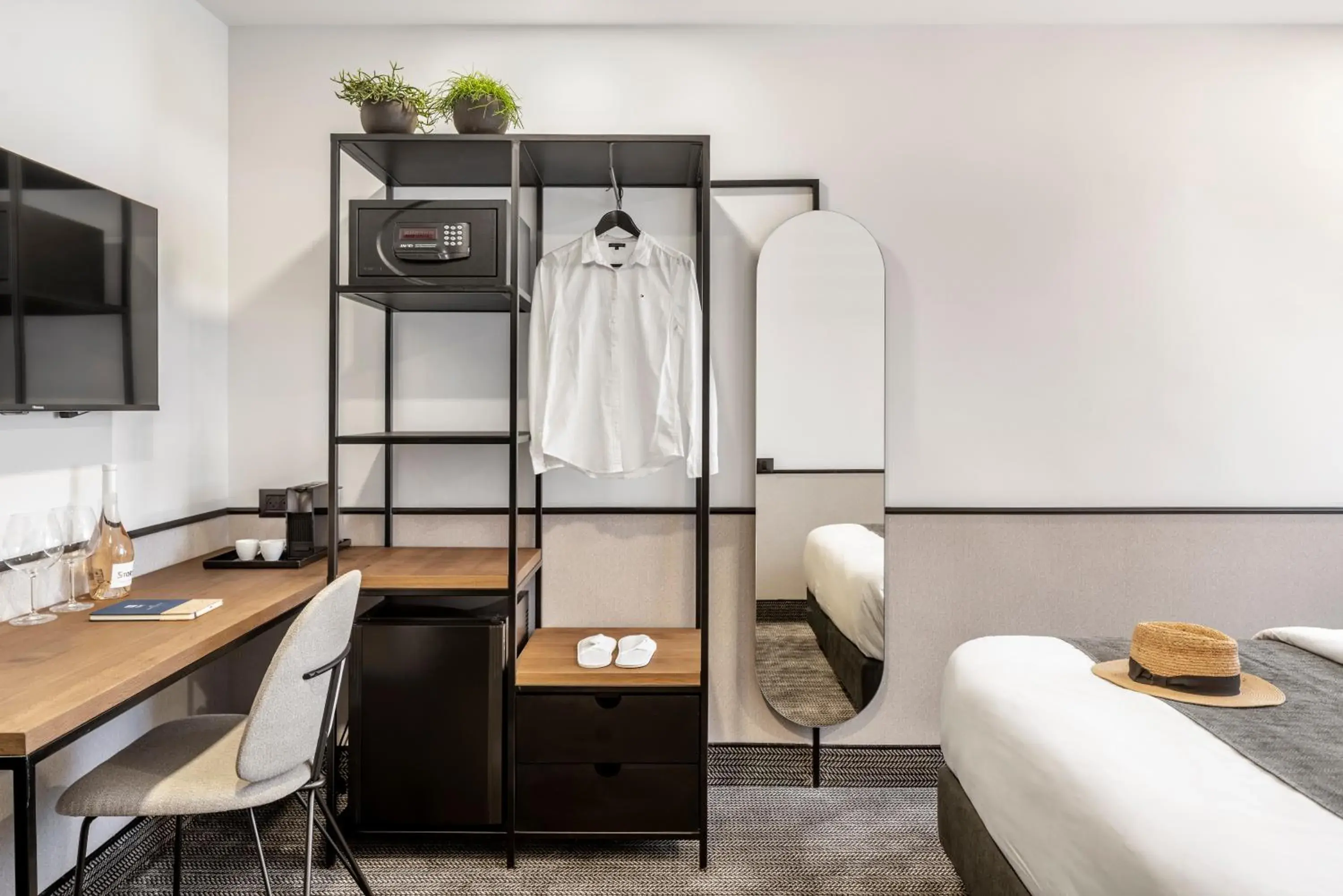 safe in The New Port Hotel TLV safe in The New Port Hotel TLV