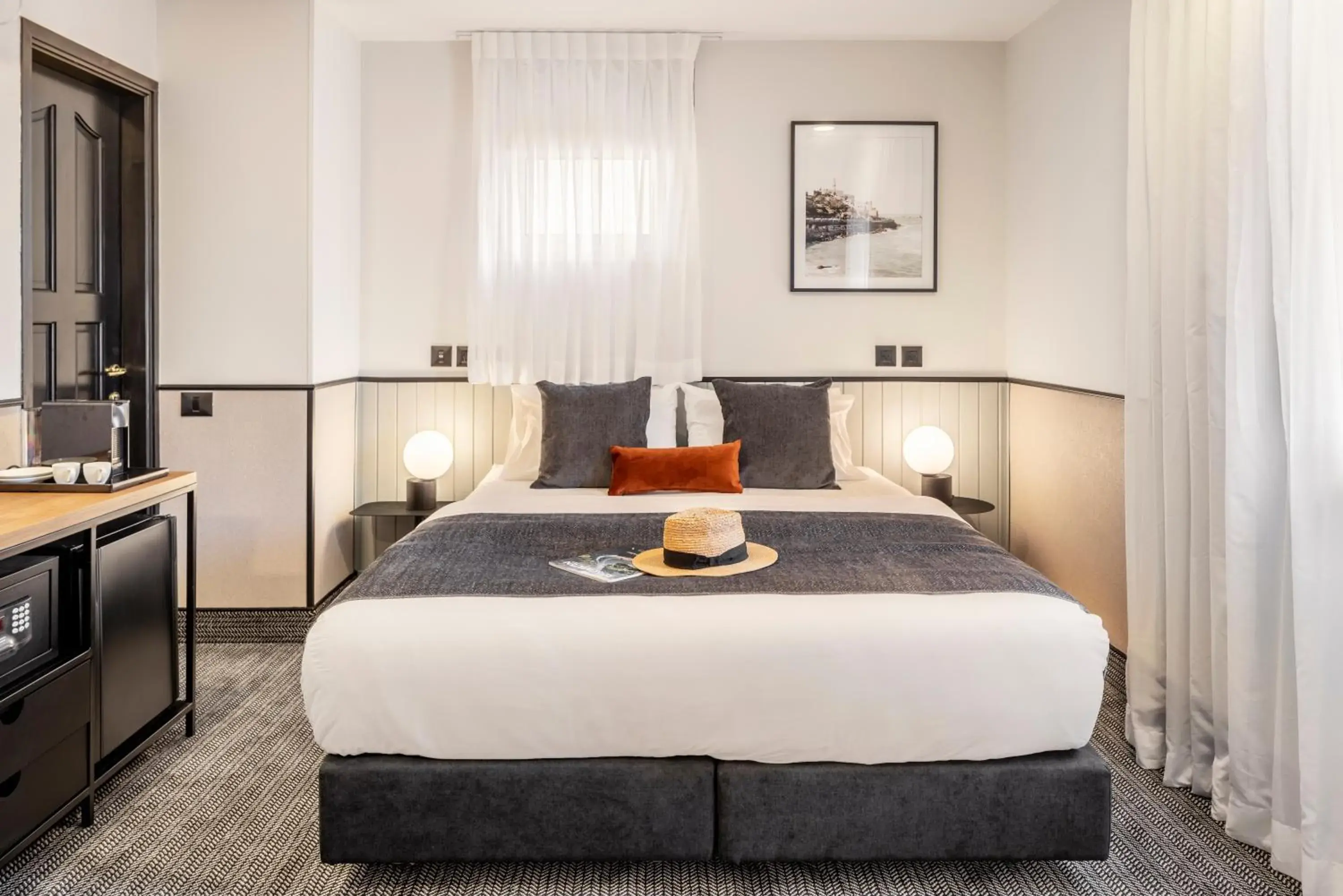 Photo of the whole room, Bed in The New Port Hotel TLV Photo of the whole room, Bed in The New Port Hotel TLV